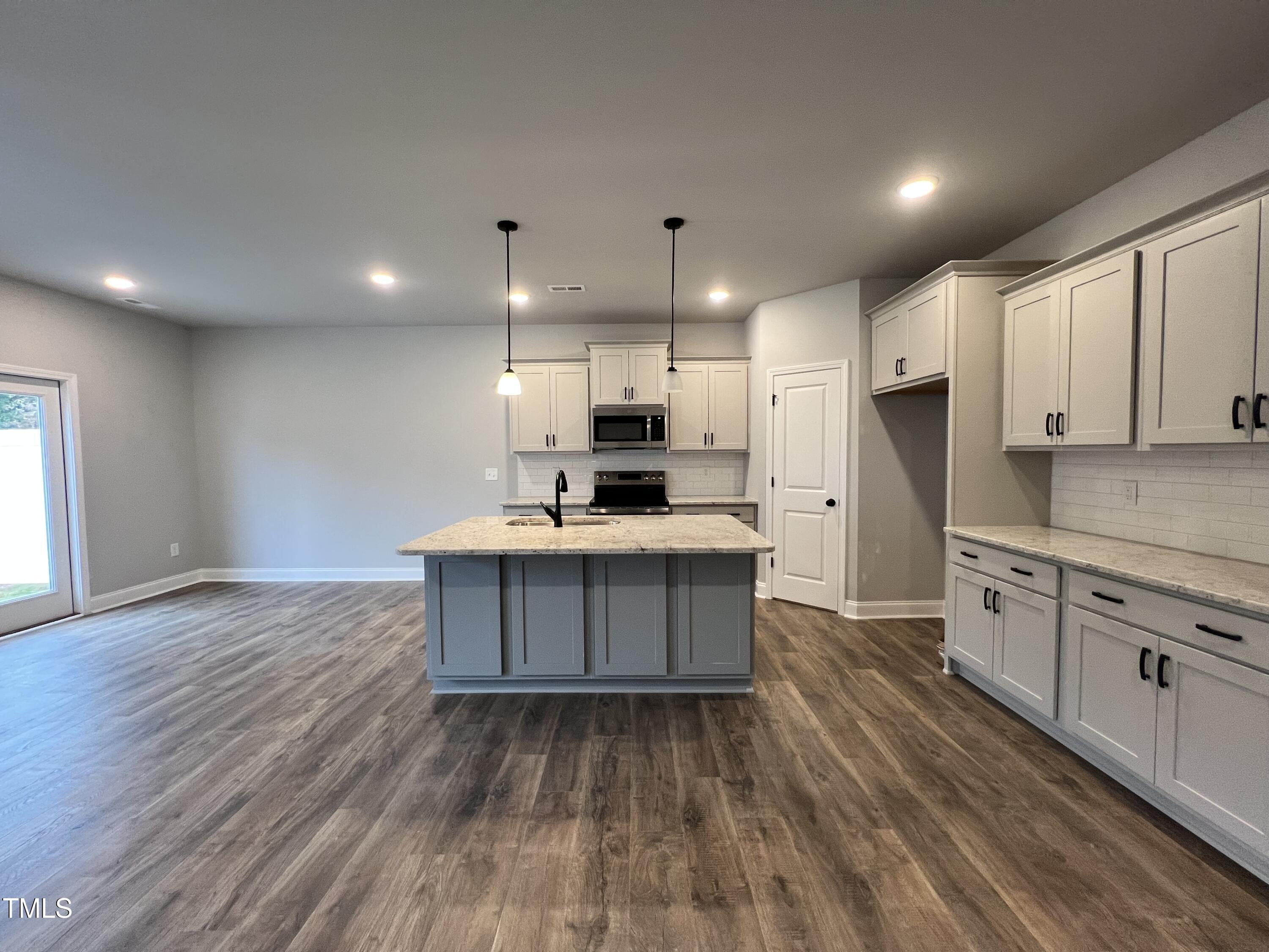 132 S Mistflower Street Property Photo 4