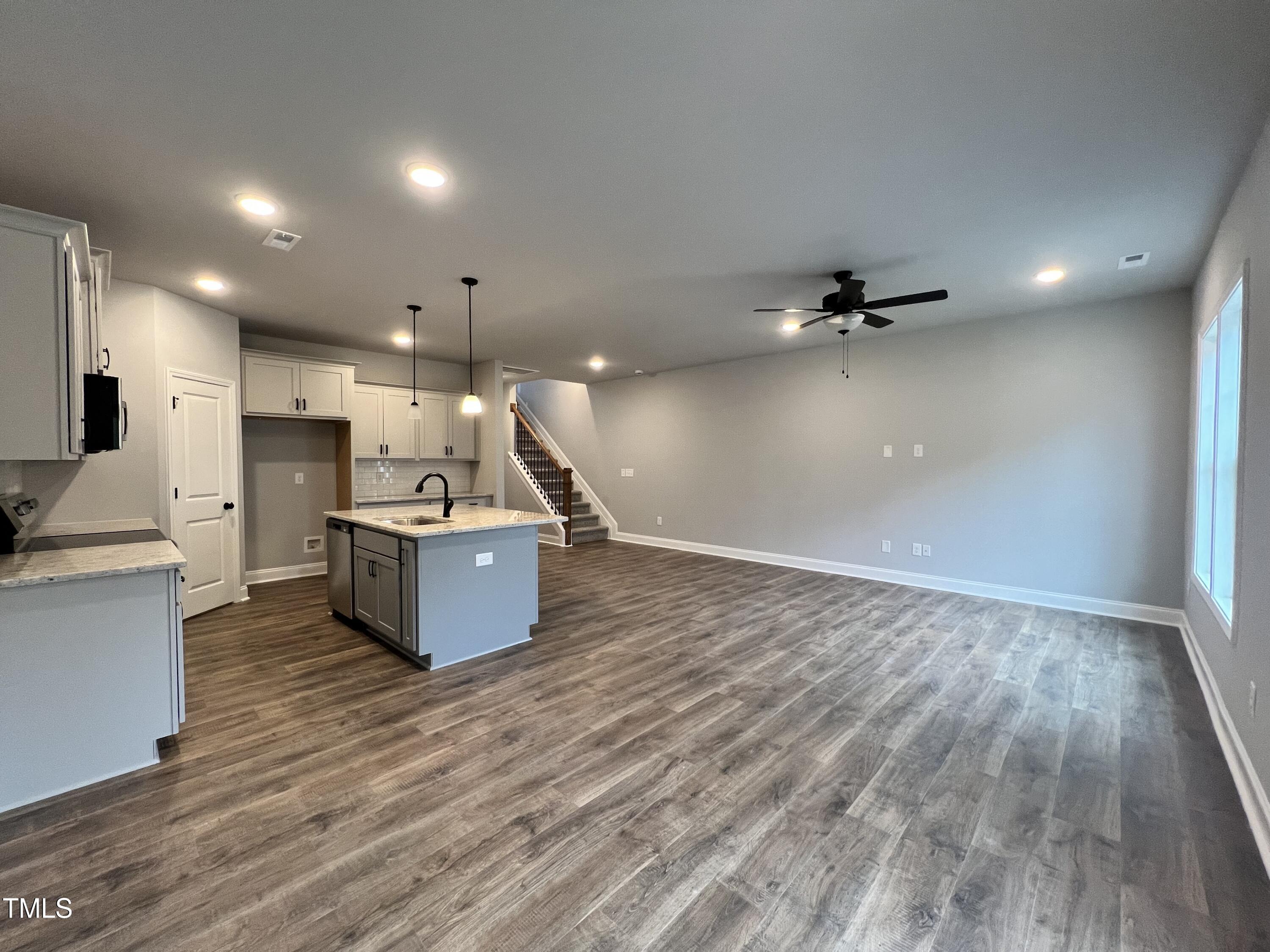 132 S Mistflower Street Property Photo 5