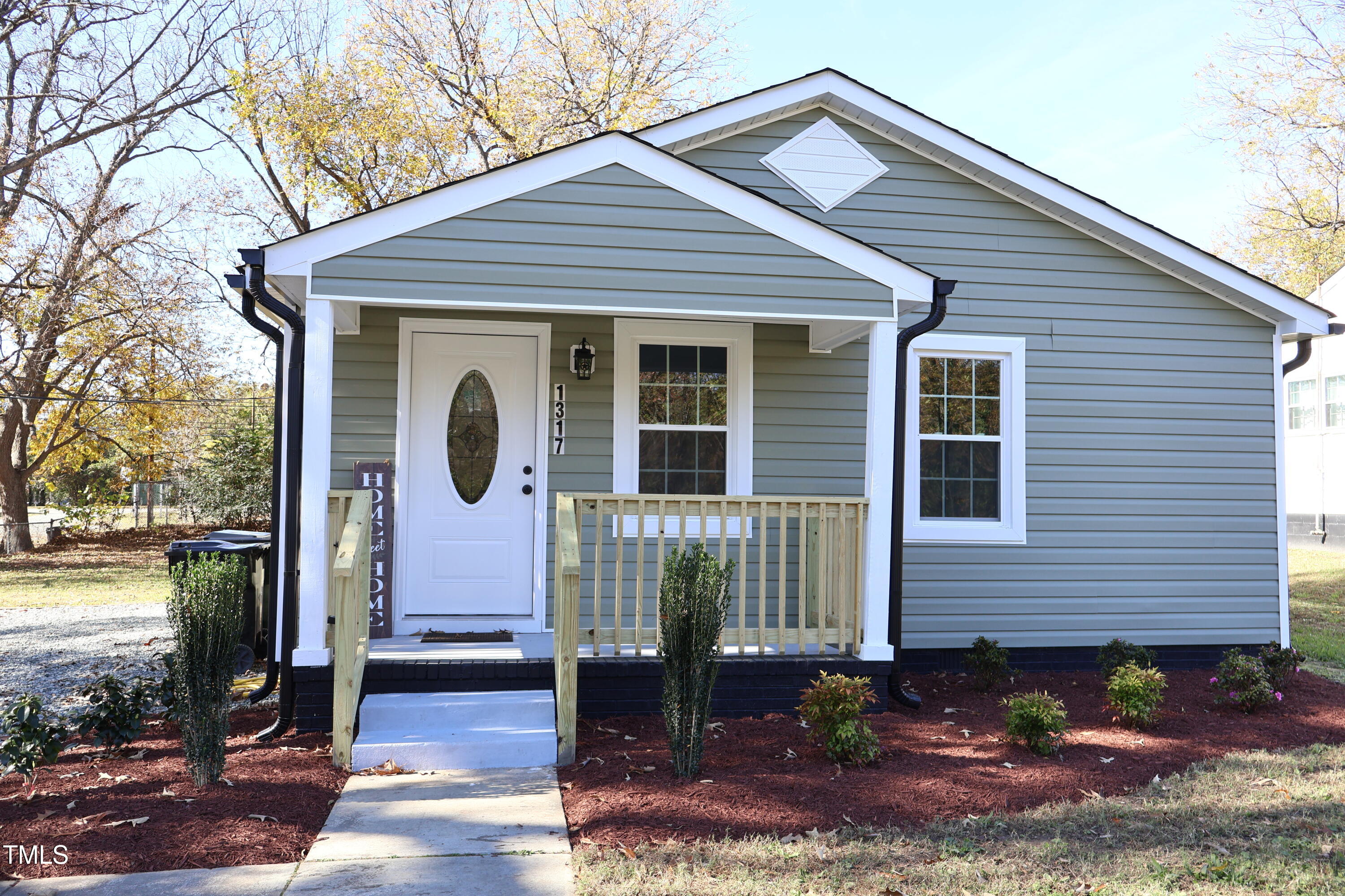 1317 Thomas Avenue Property Photo