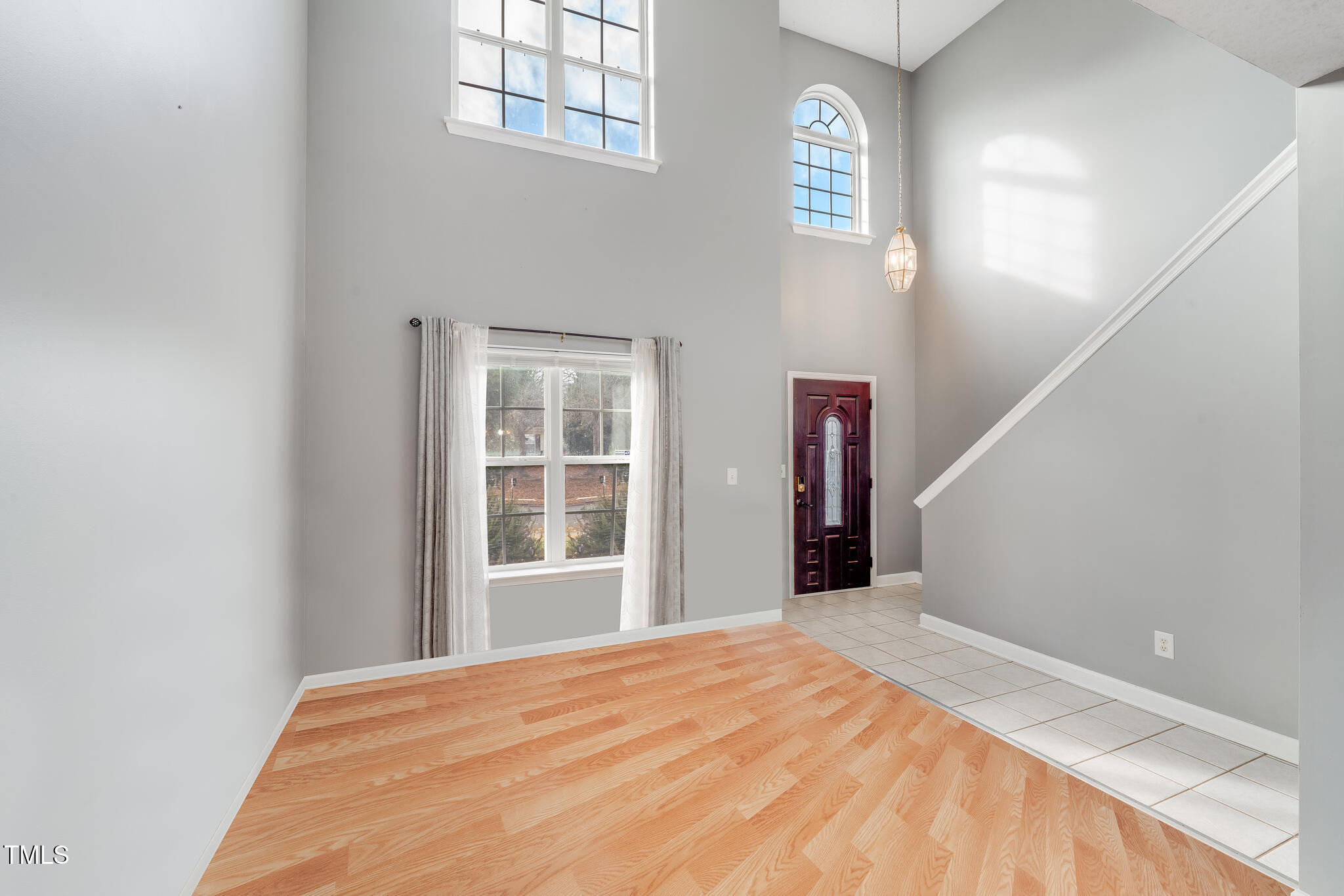 7633 Shiny Meadow Lane Property Photo 2