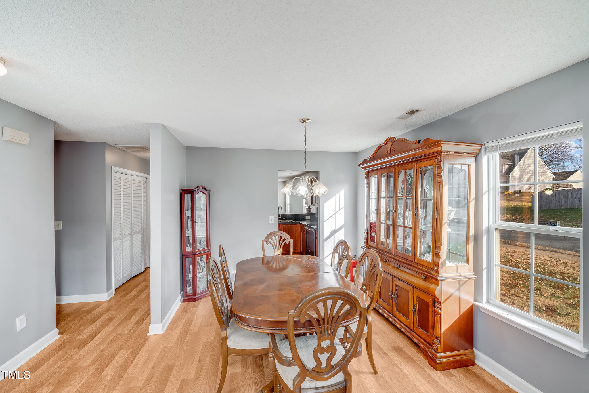 7633 Shiny Meadow Lane Property Photo 3