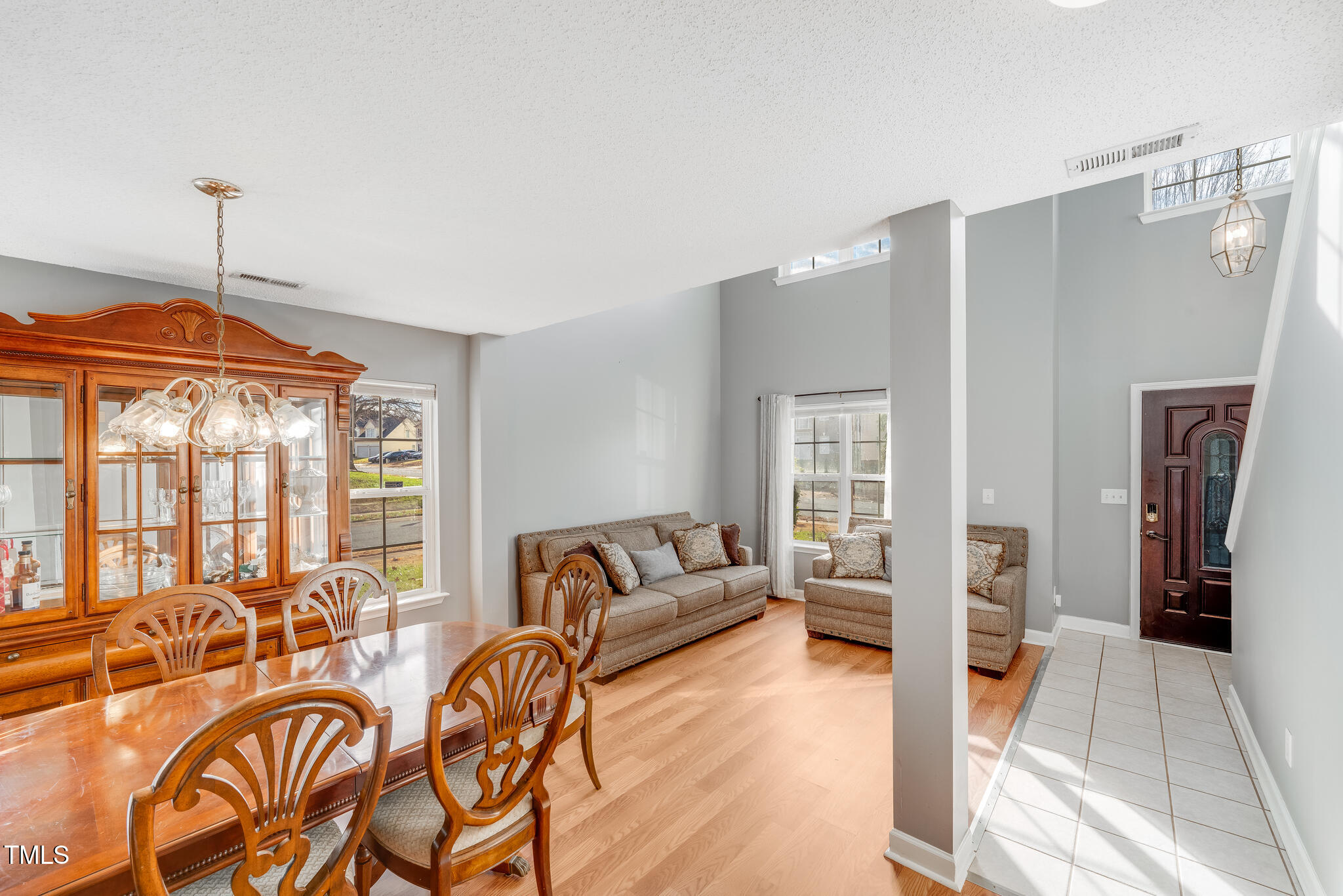 7633 Shiny Meadow Lane Property Photo 5