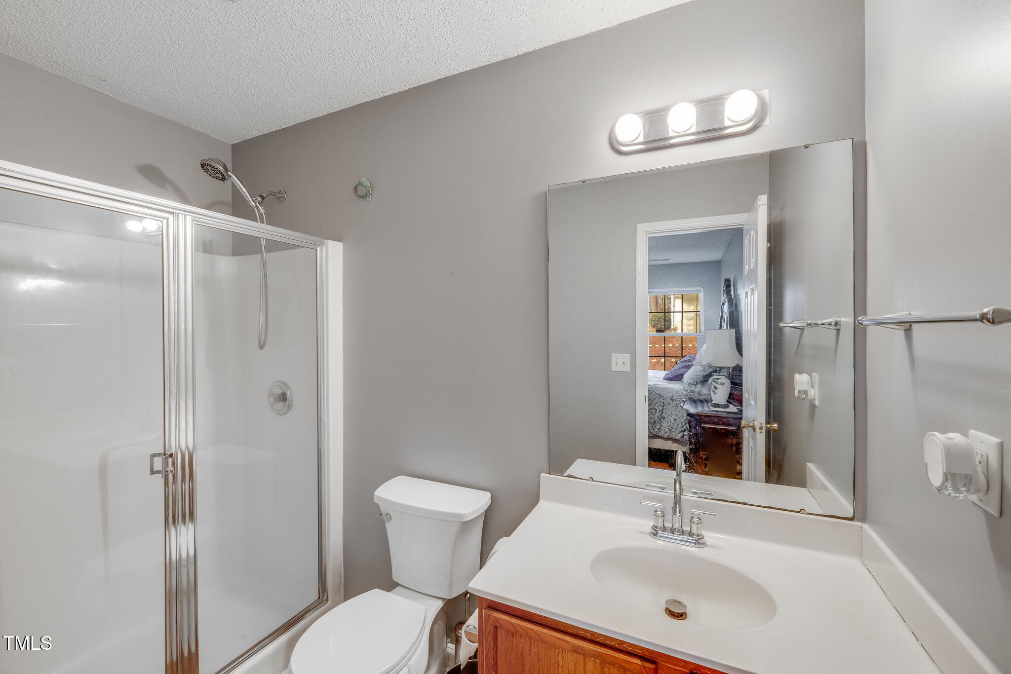 7633 Shiny Meadow Lane Property Photo 11