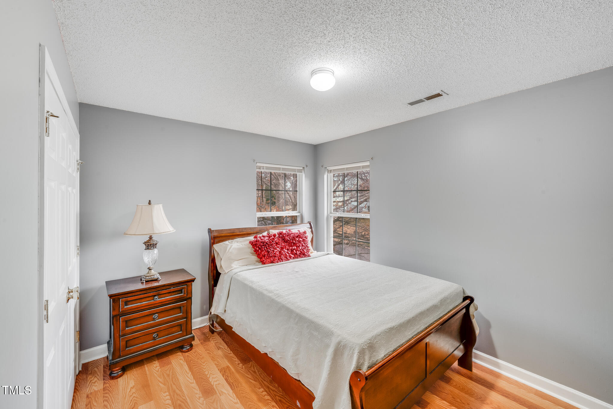 7633 Shiny Meadow Lane Property Photo 14