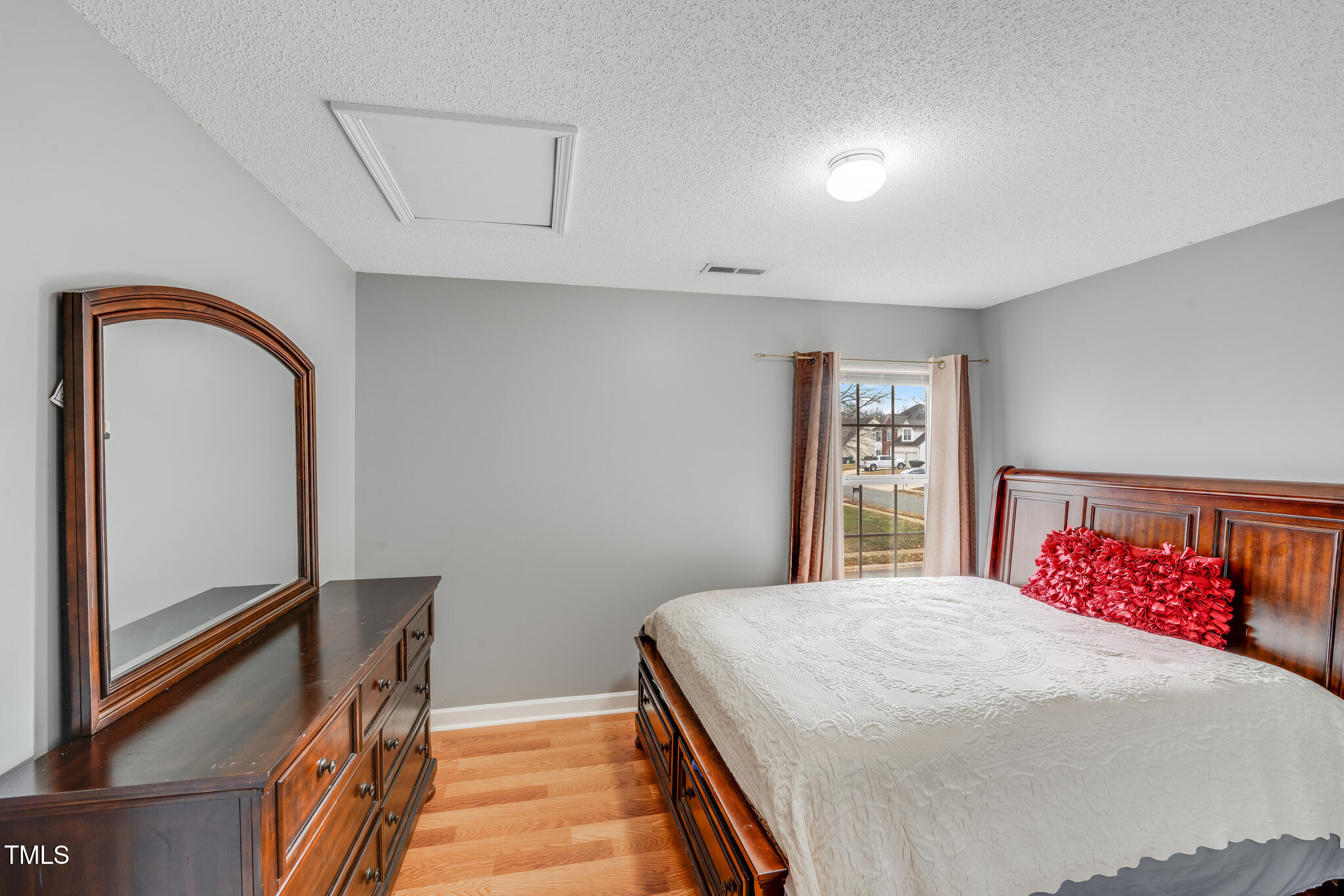 7633 Shiny Meadow Lane Property Photo 15