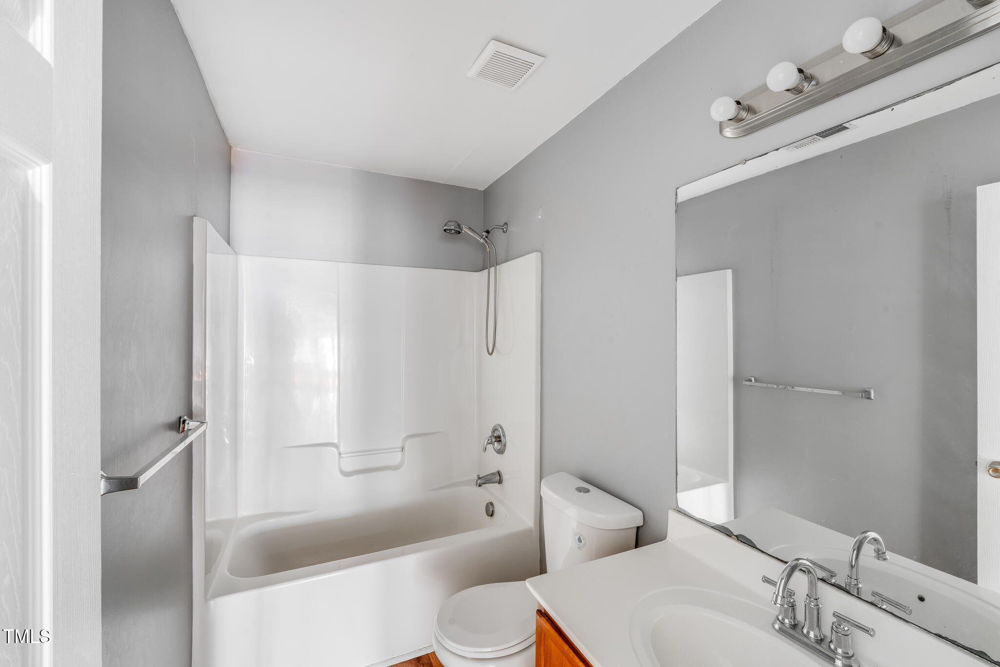 7633 Shiny Meadow Lane Property Photo 16