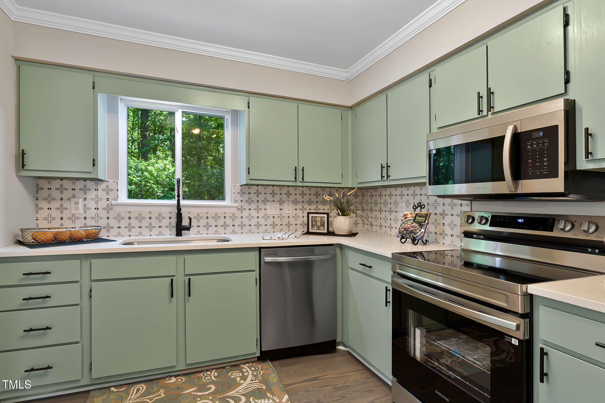 2704 Ross Road Property Photo 10