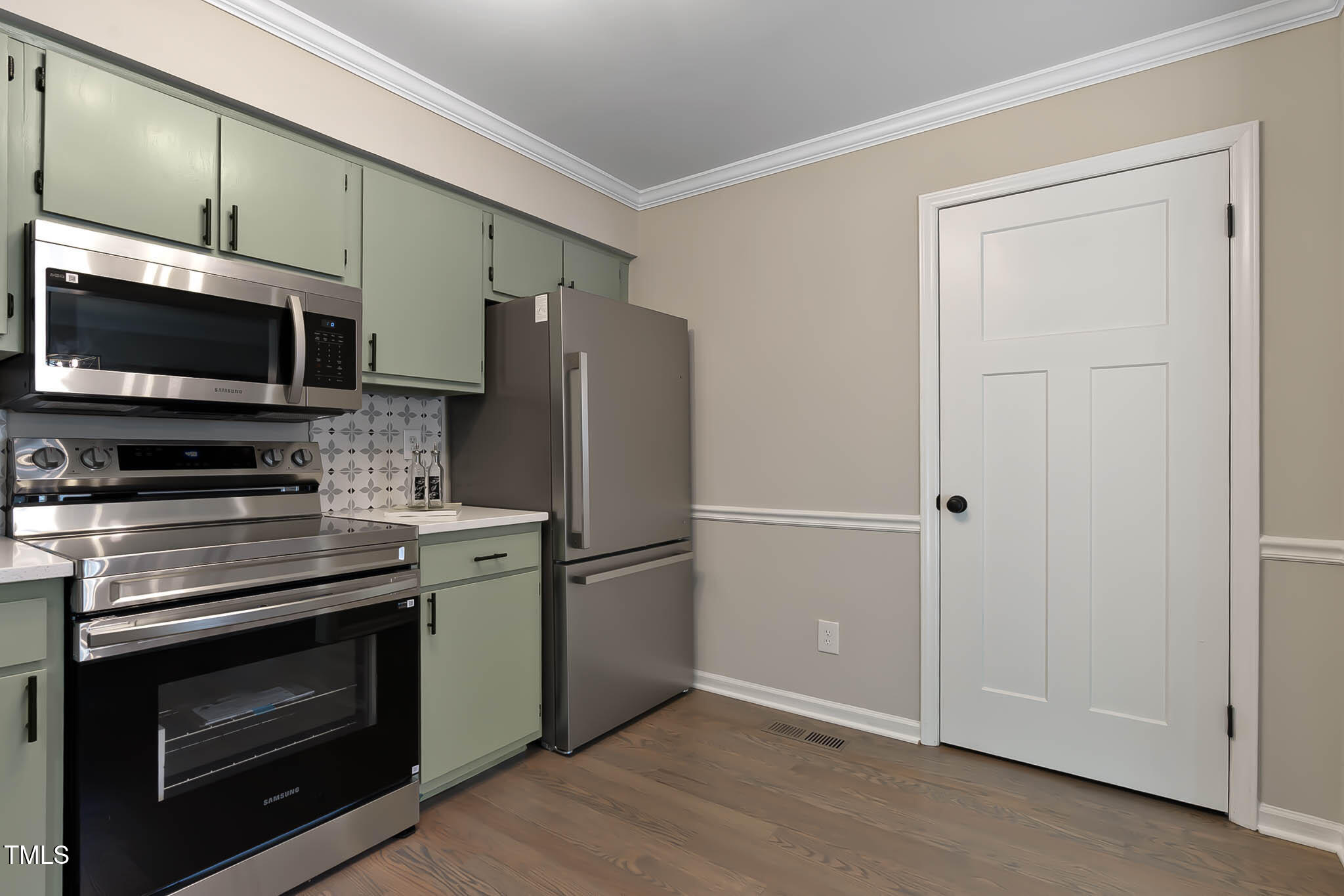 2704 Ross Road Property Photo 13