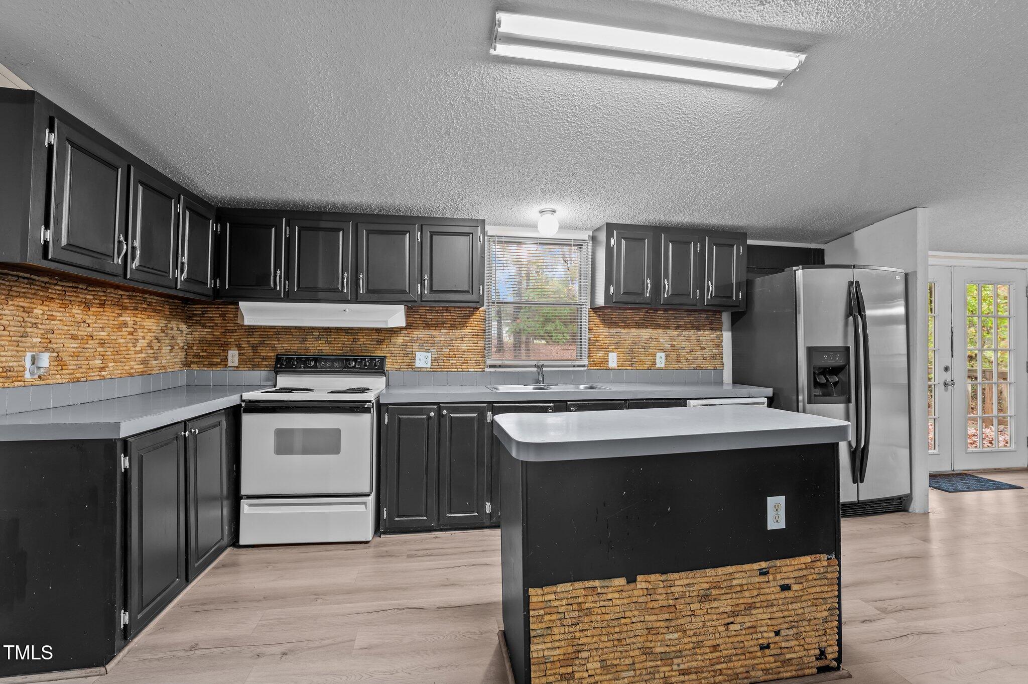 12561 Talon Drive Property Photo 5
