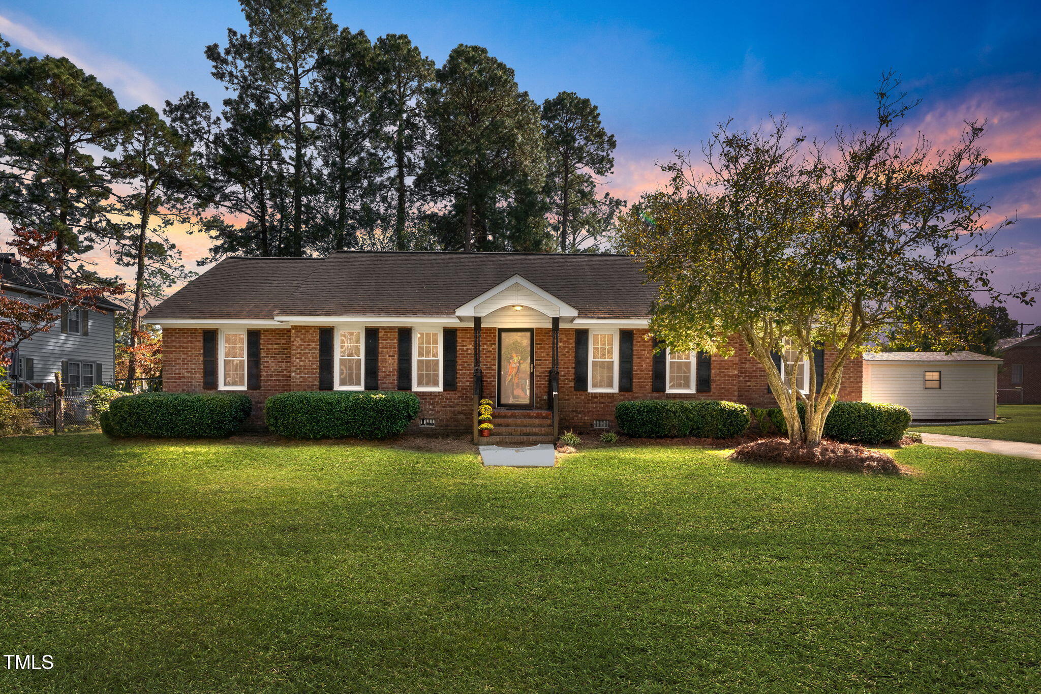 2902 Pinehurst Drive Property Photo