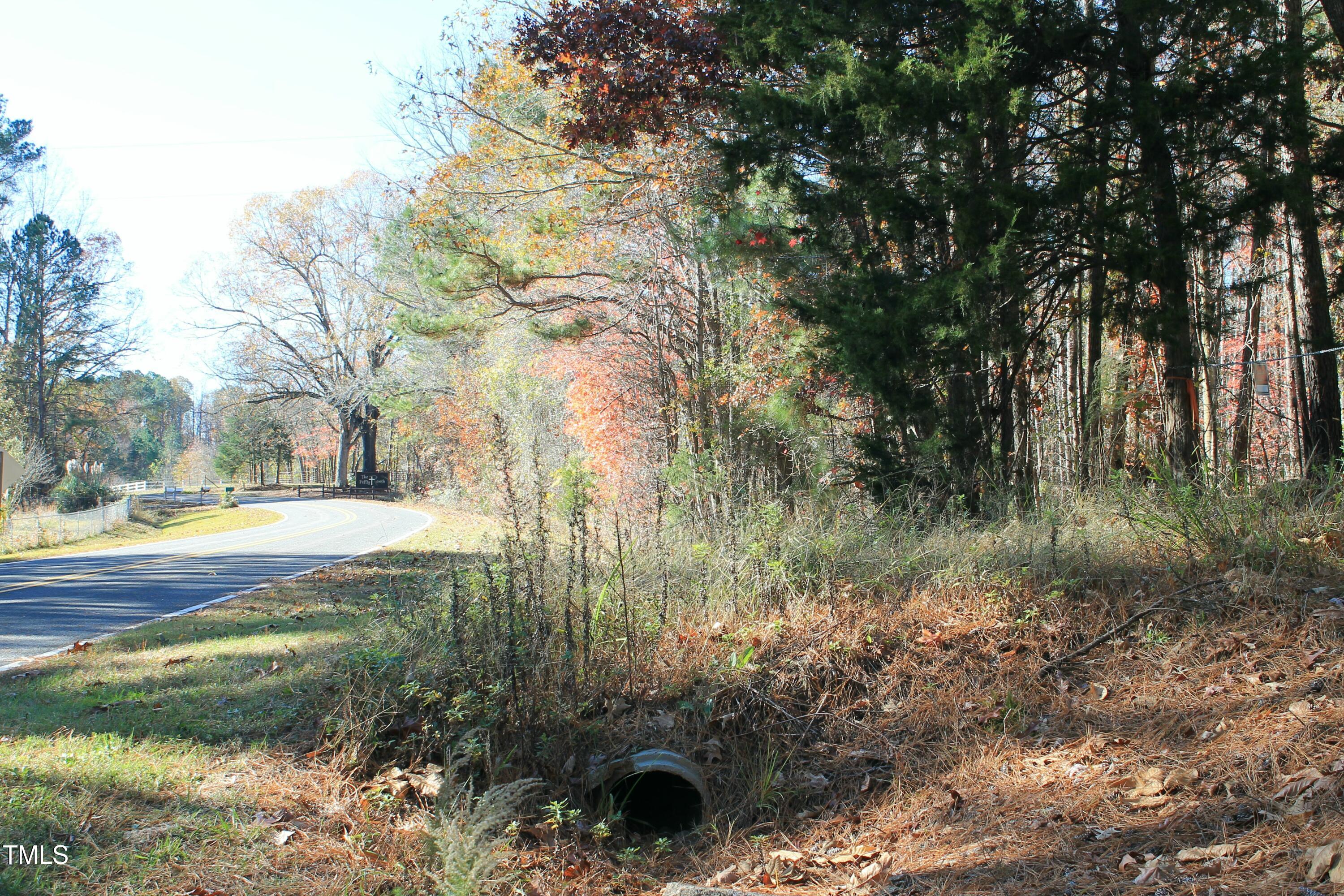 525 Montgomery Road Property Photo 3