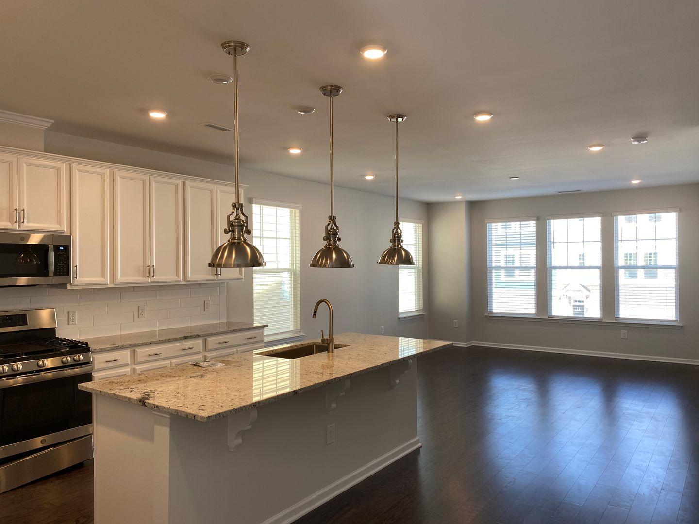 1046 Commack Drive Property Photo 1
