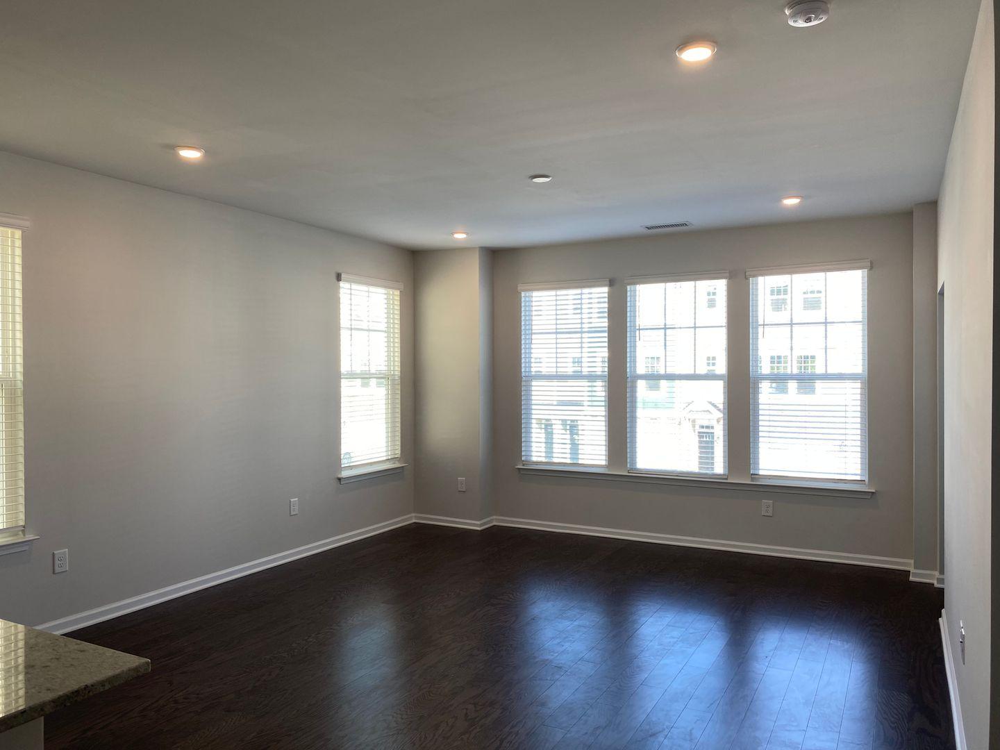 1046 Commack Drive Property Photo 3