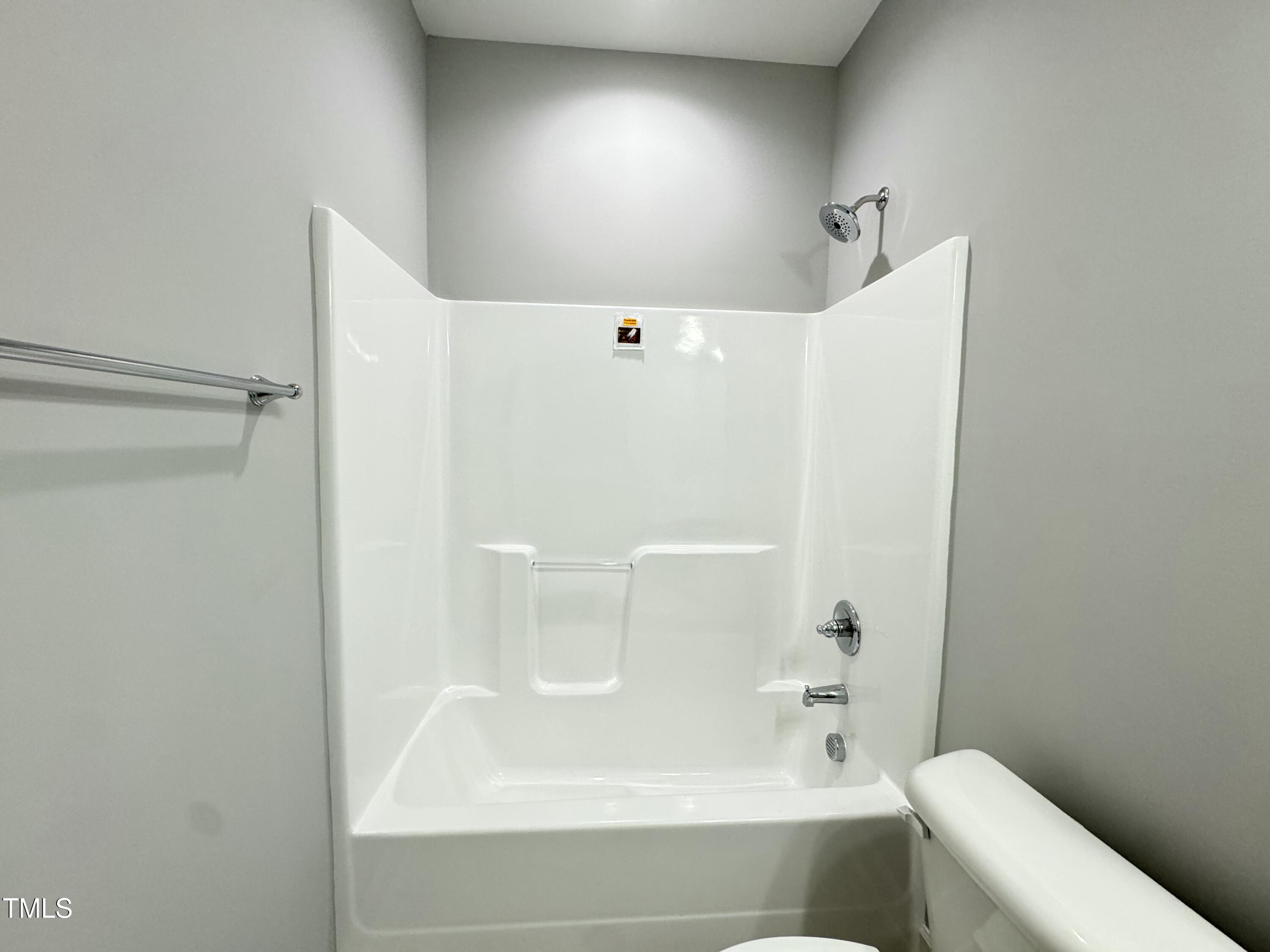 112 E Sillinger Drive Property Photo 8