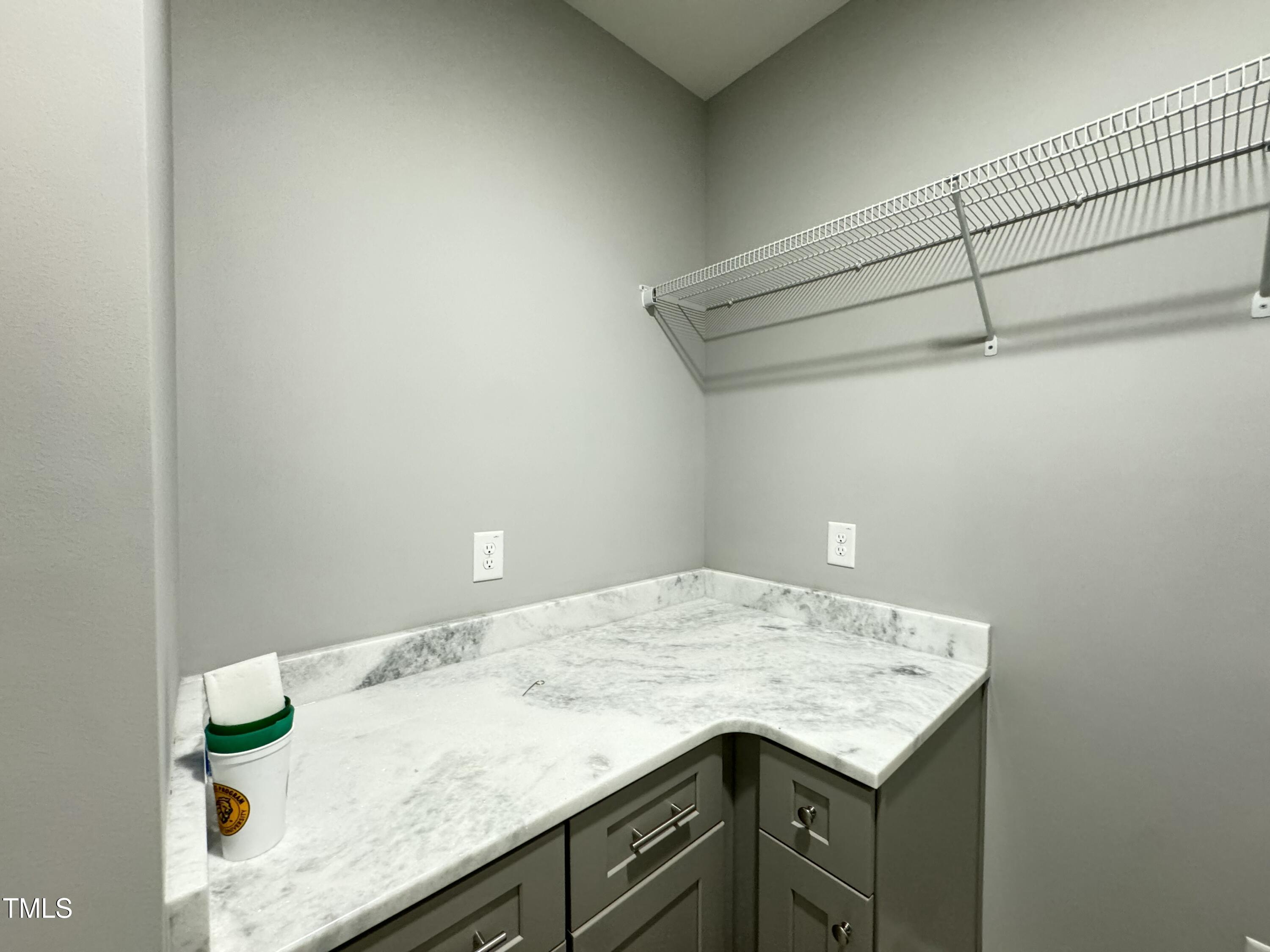 112 E Sillinger Drive Property Photo 11