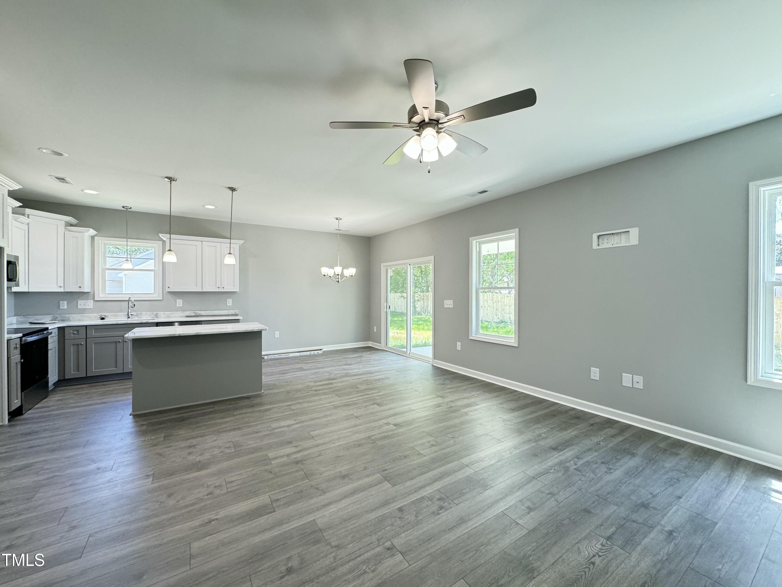 112 E Sillinger Drive Property Photo 13