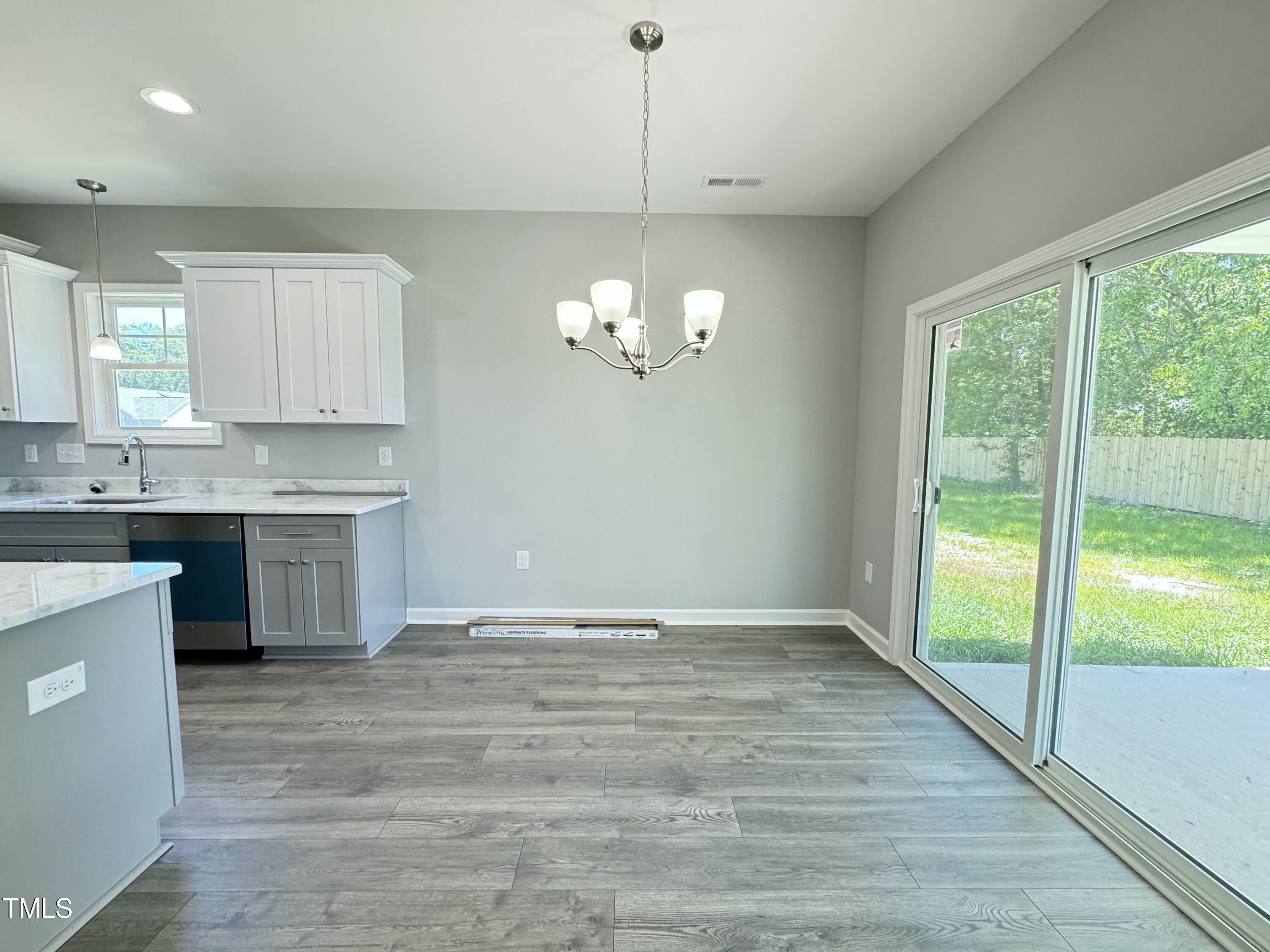 112 E Sillinger Drive Property Photo 15