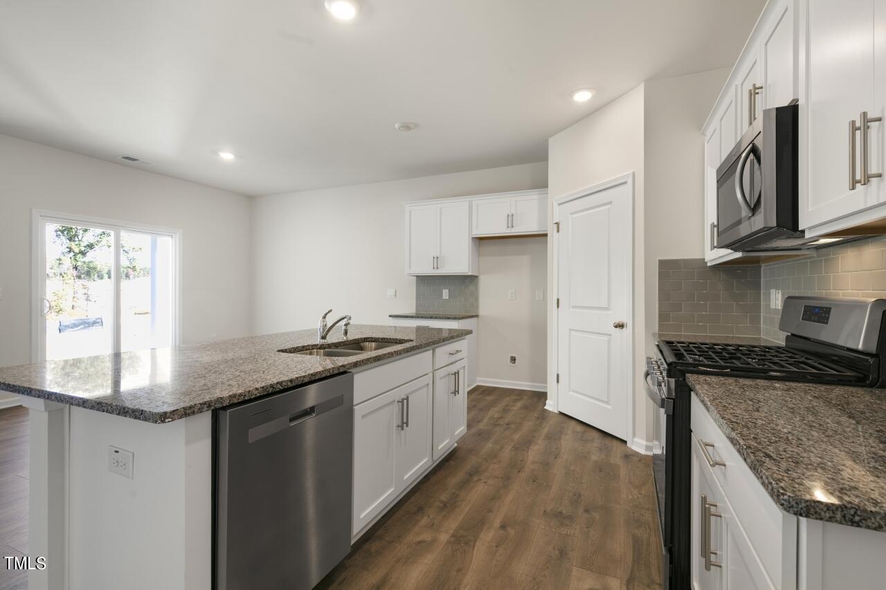 3846 Althorp Drive W Property Photo 13