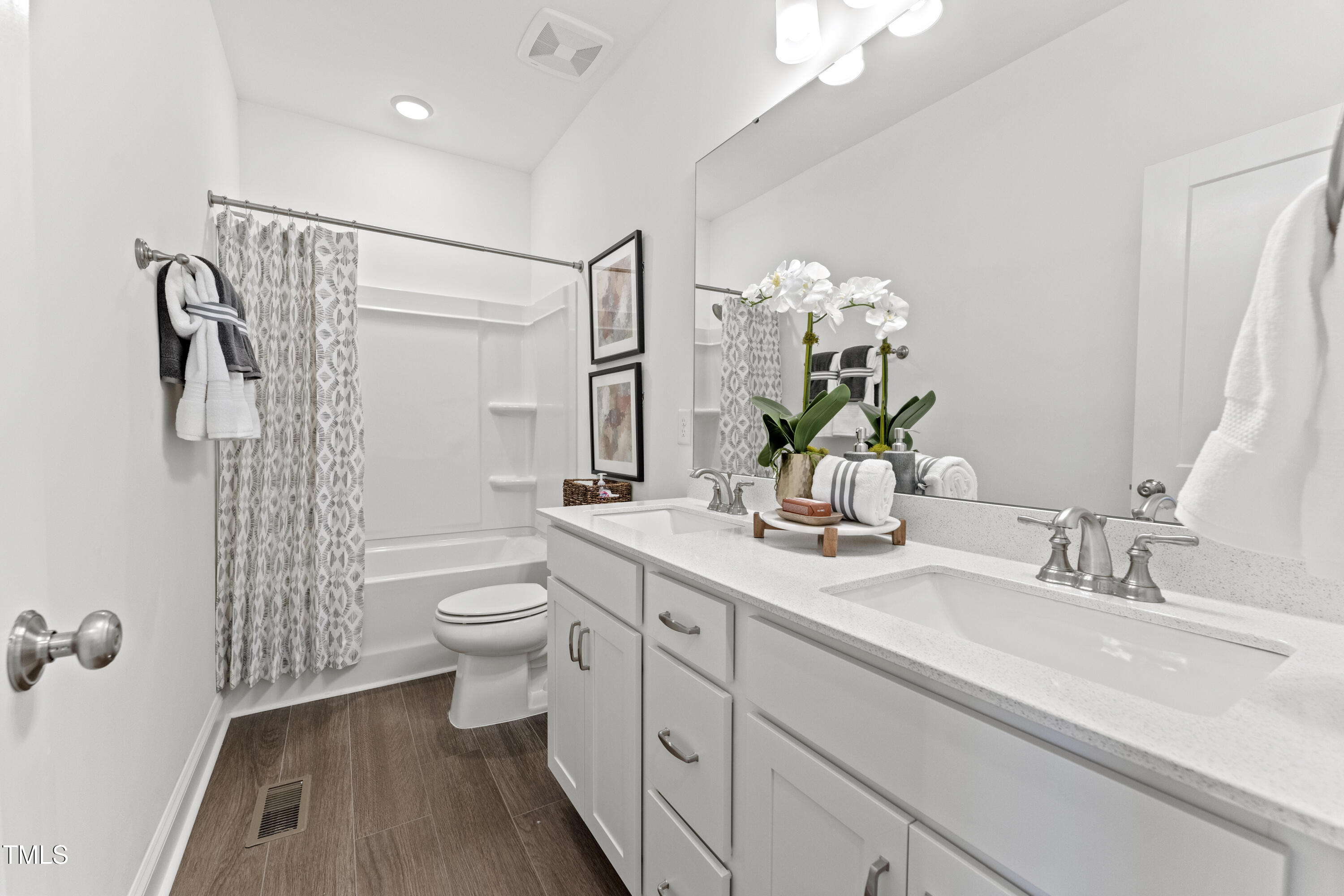 10529 Pleasant Branch Drive Unit 201 Property Photo 15
