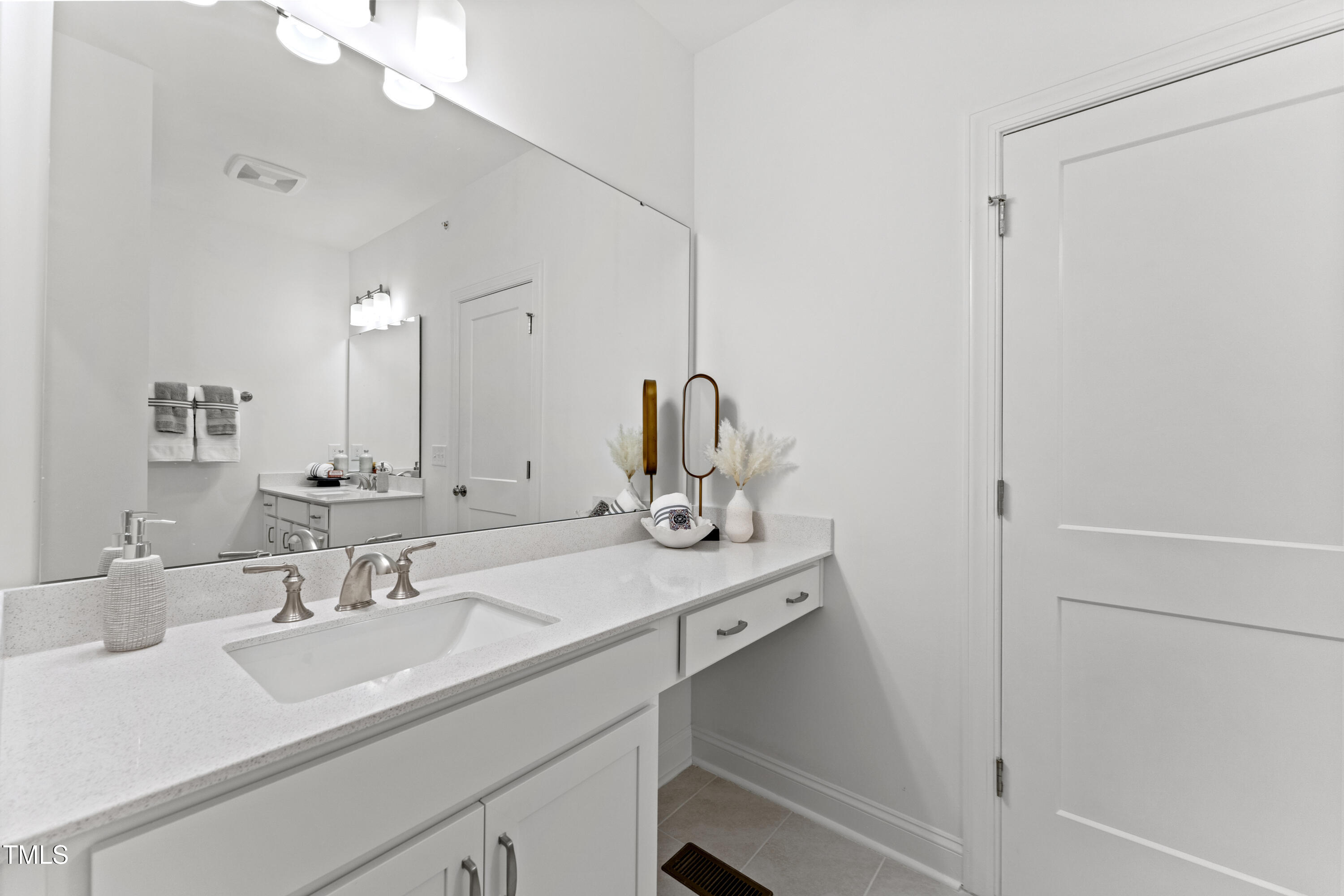 10529 Pleasant Branch Drive Unit 201 Property Photo 19