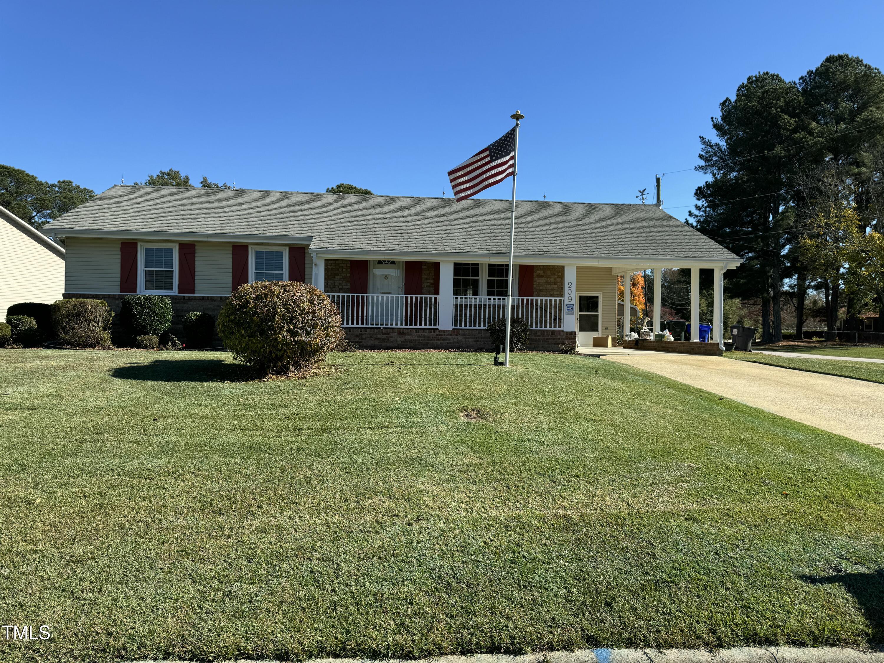 209 S Eastwood Drive Property Photo