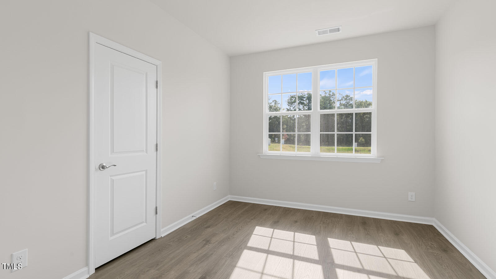 1688 Abberly Place Property Photo 4