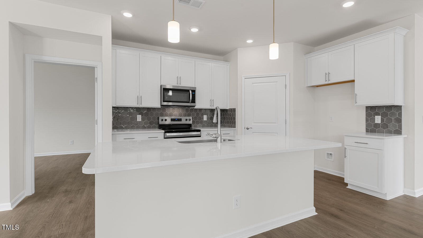 1688 Abberly Place Property Photo 10