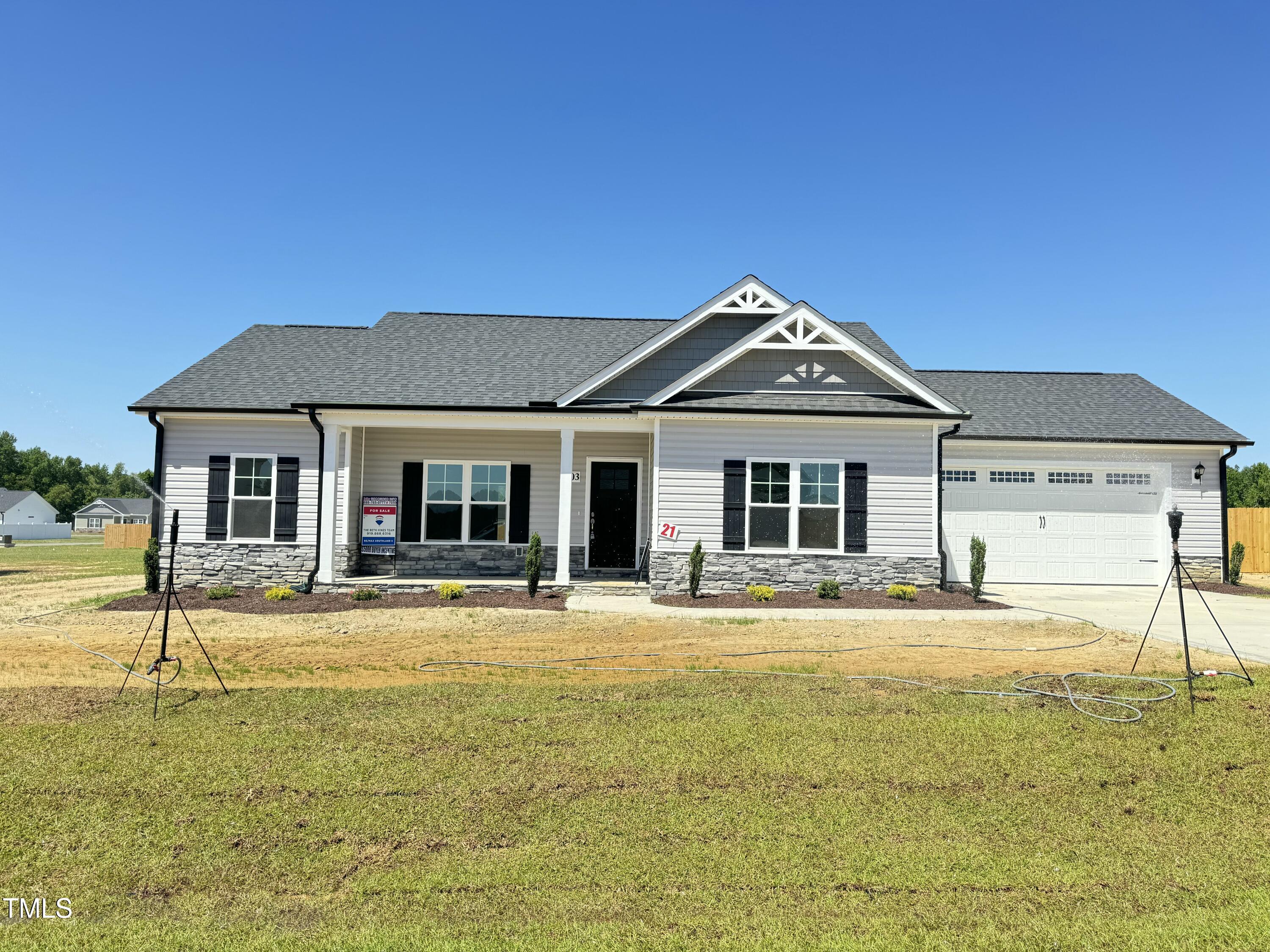 203 Dunbar Hill Drive Property Photo 3