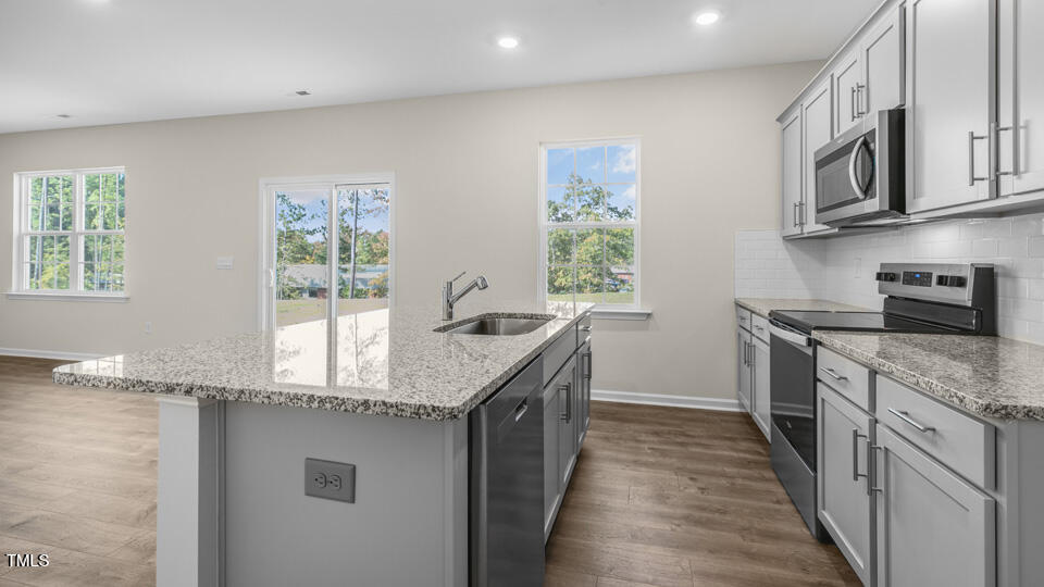 982 Ocean Court Property Photo 3