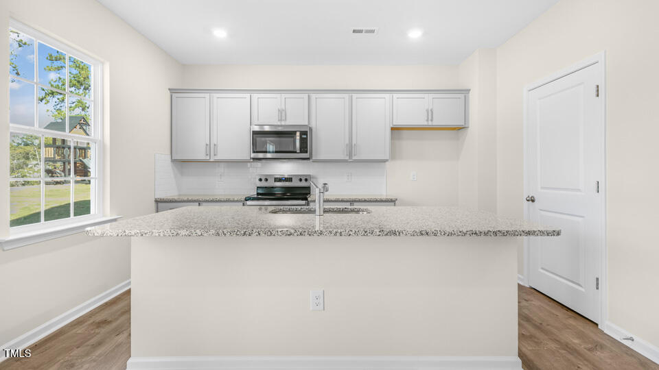 982 Ocean Court Property Photo 6