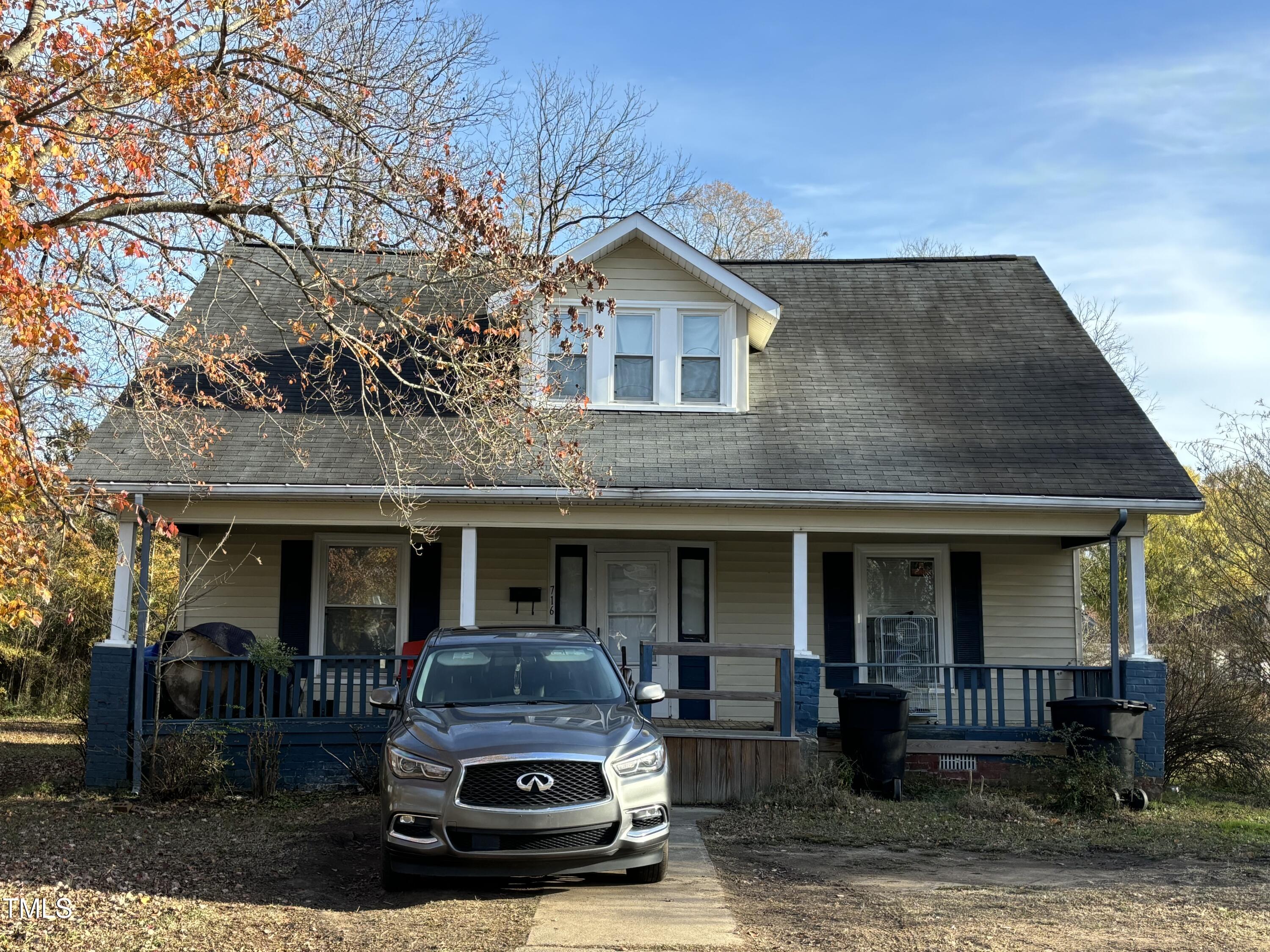 716 Everett Street Property Photo