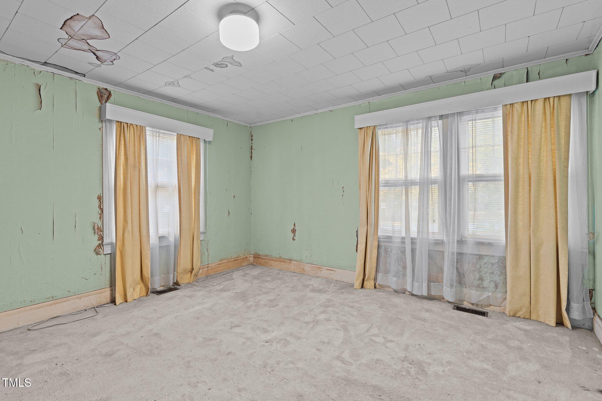 345 Henderson Street Property Photo 8