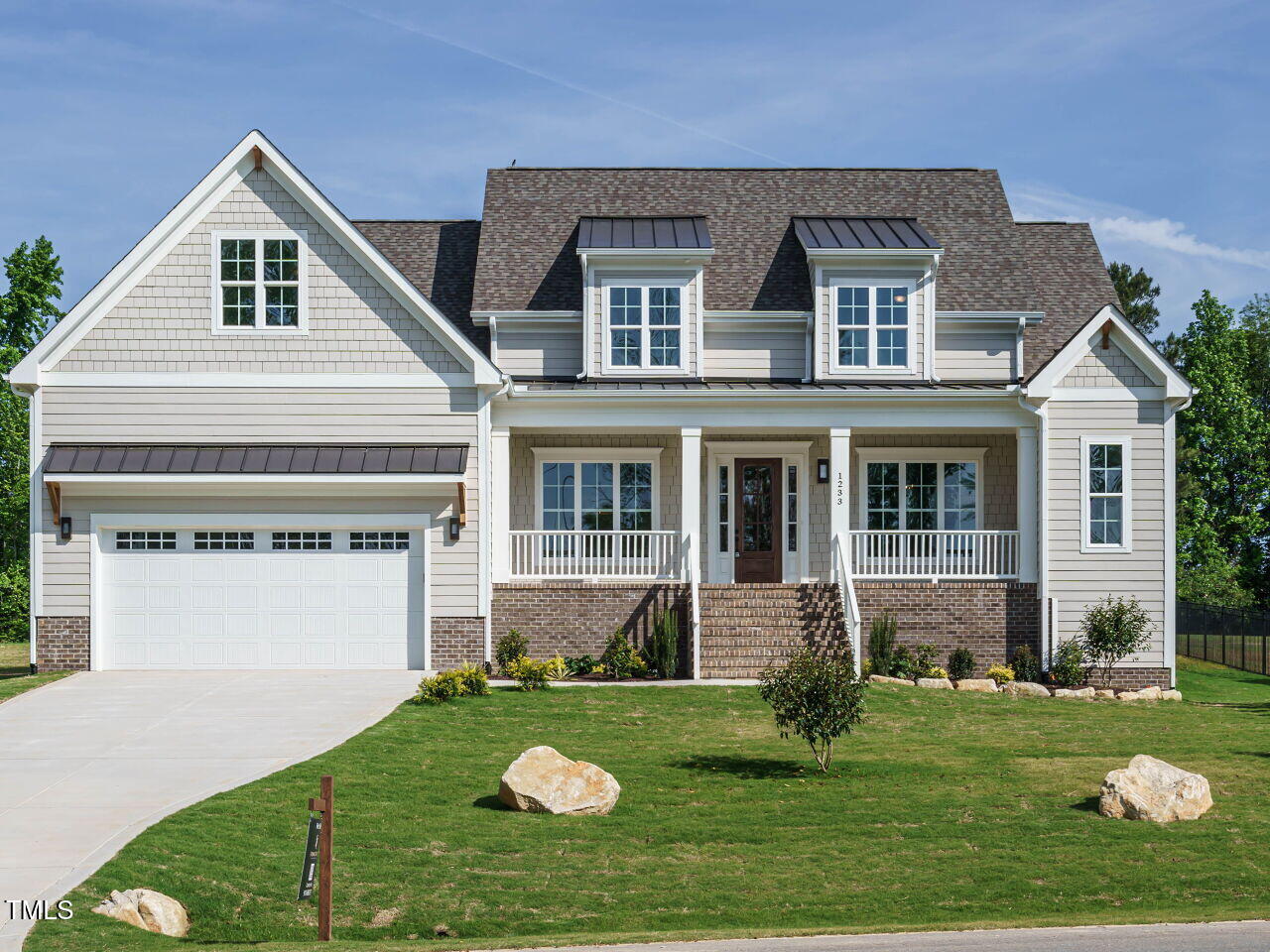 1233 Azalea Garden Circle Property Photo 2