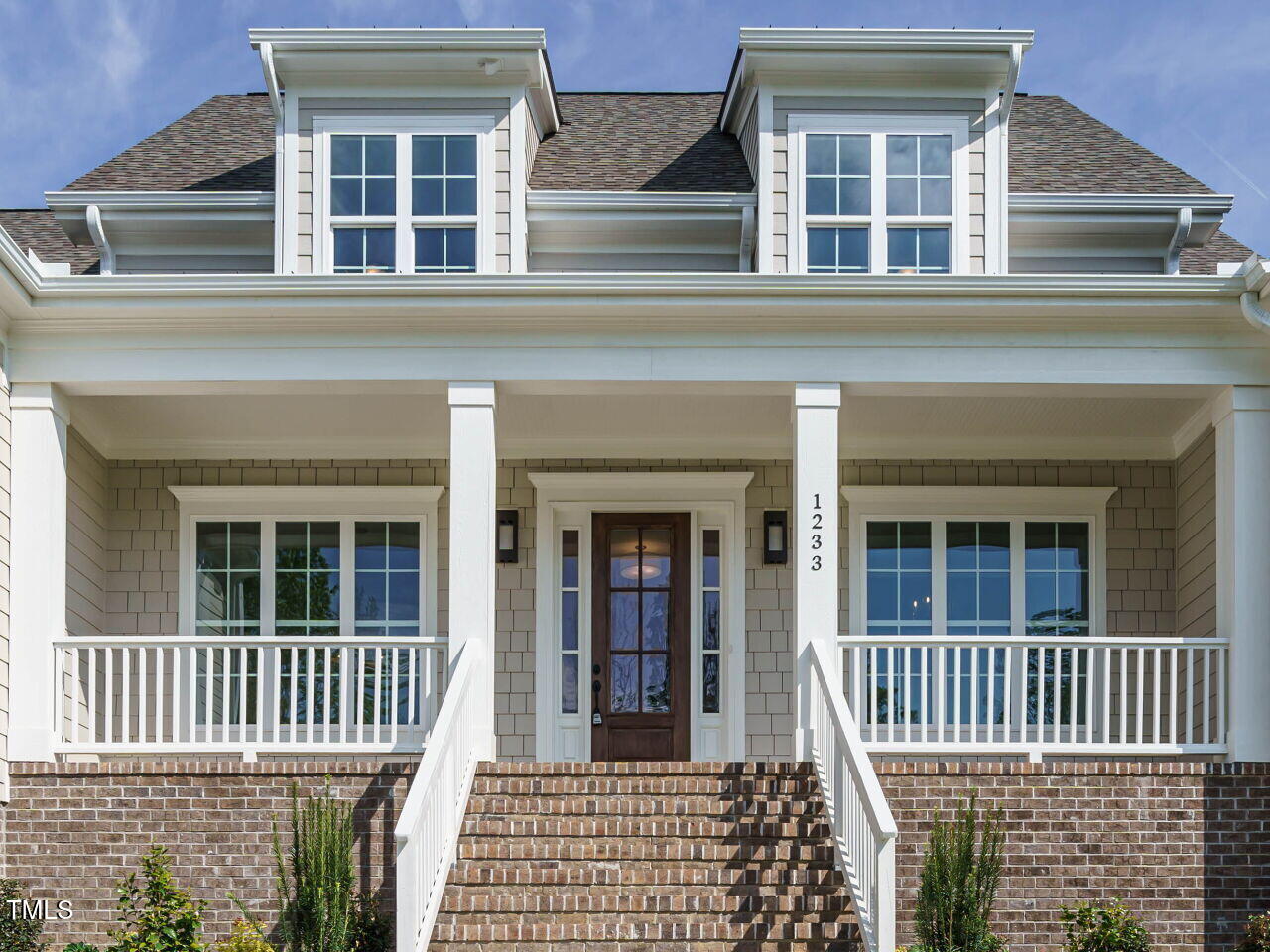 1233 Azalea Garden Circle Property Photo 3