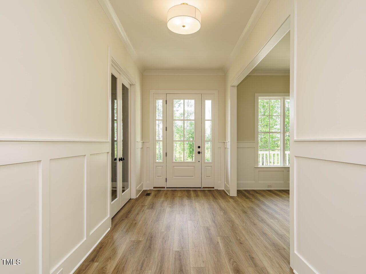 1233 Azalea Garden Circle Property Photo 4