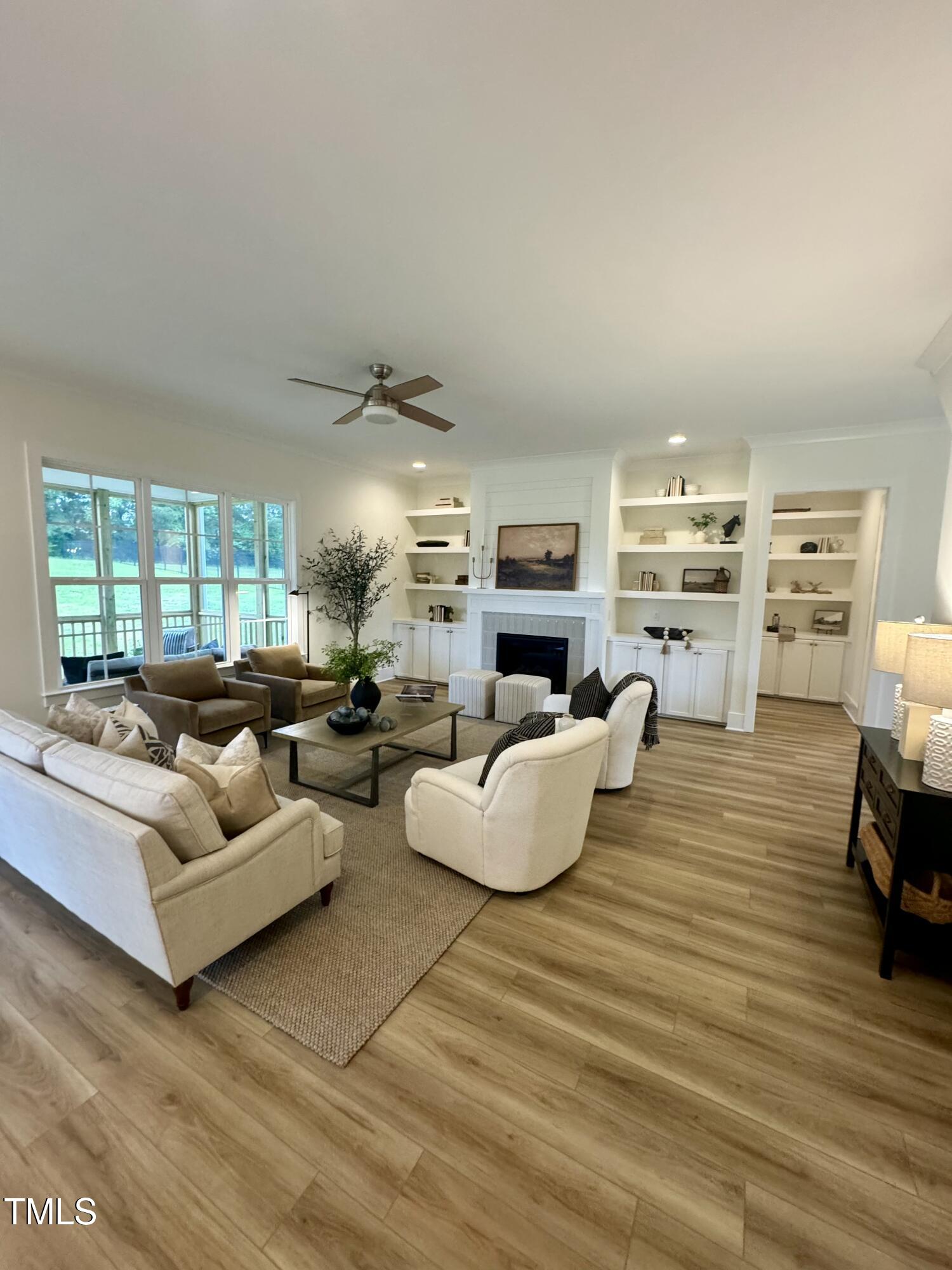 1233 Azalea Garden Circle Property Photo 8