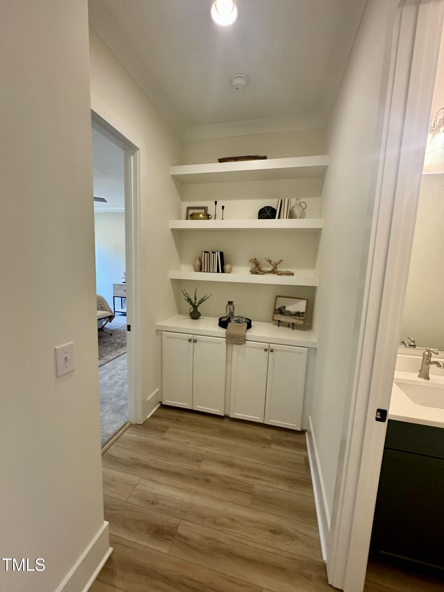1233 Azalea Garden Circle Property Photo 17