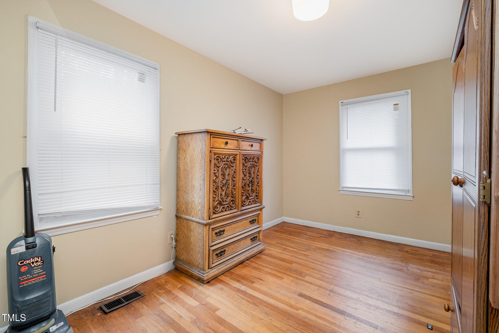 511 Elmira Avenue Property Photo 10