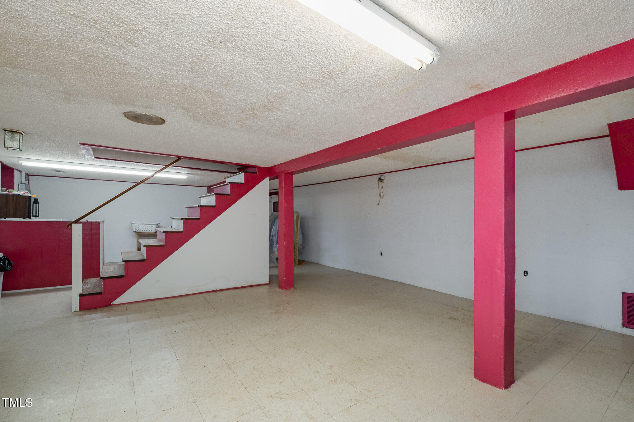 511 Elmira Avenue Property Photo 12