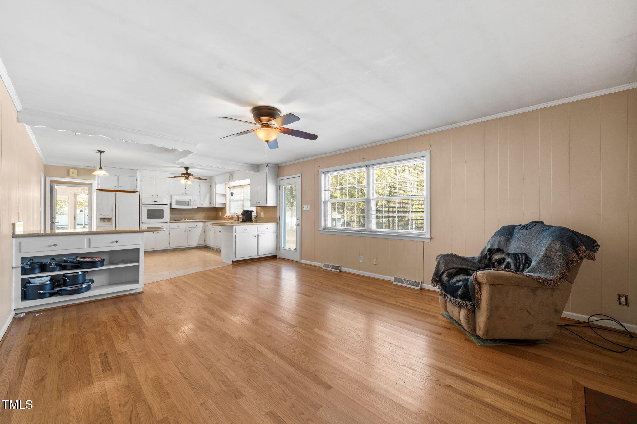 5813 Cheek Road Property Photo 11