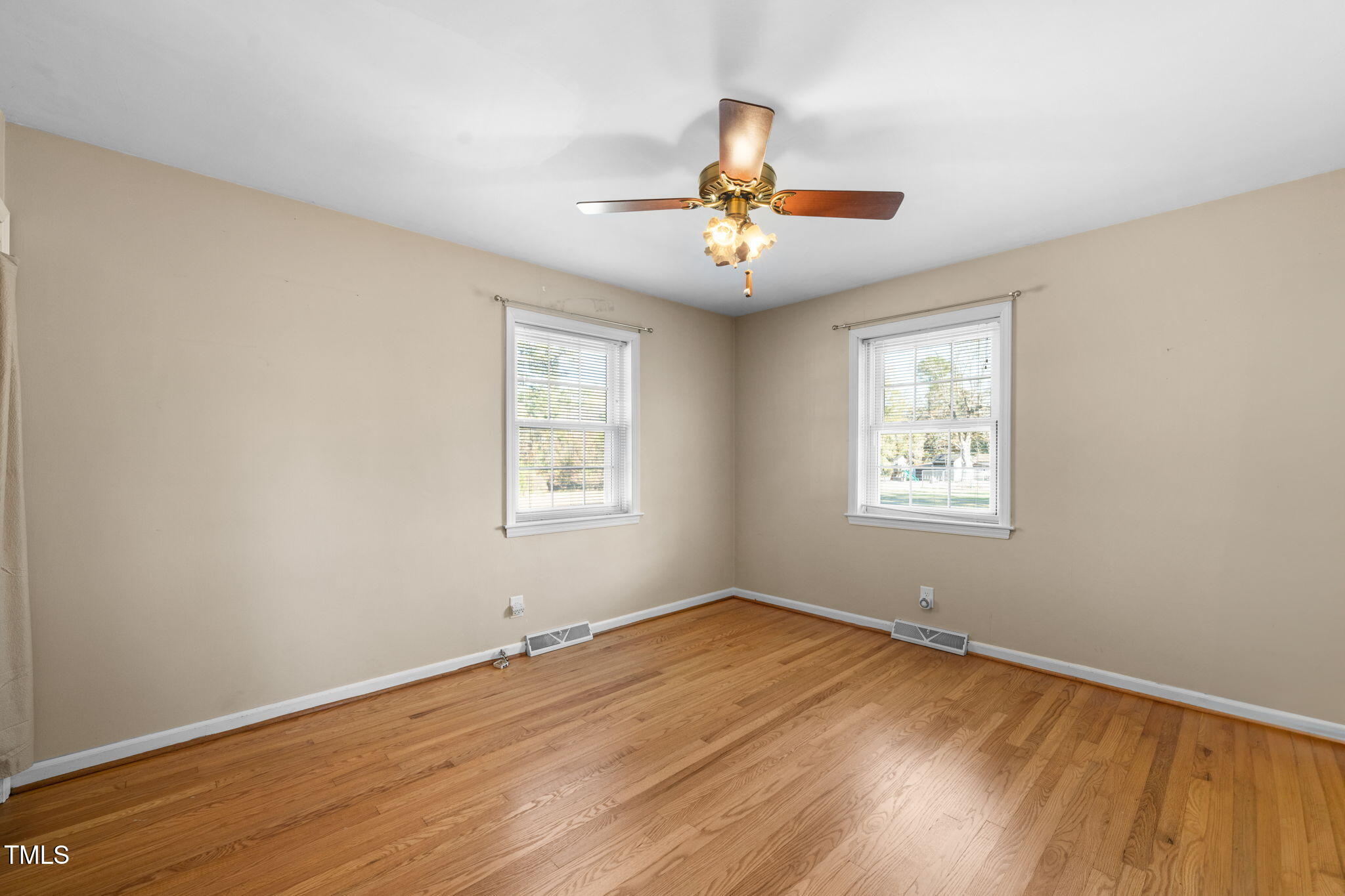 5813 Cheek Road Property Photo 13