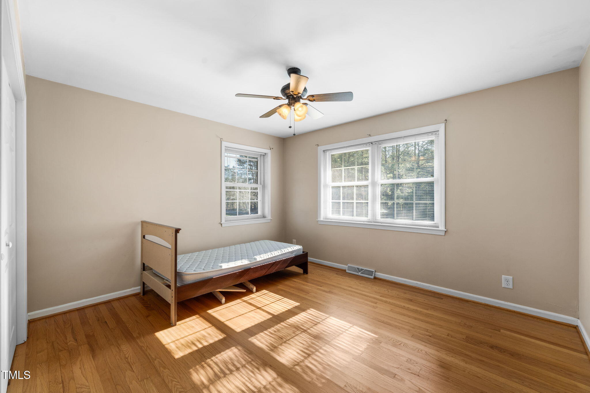 5813 Cheek Road Property Photo 16