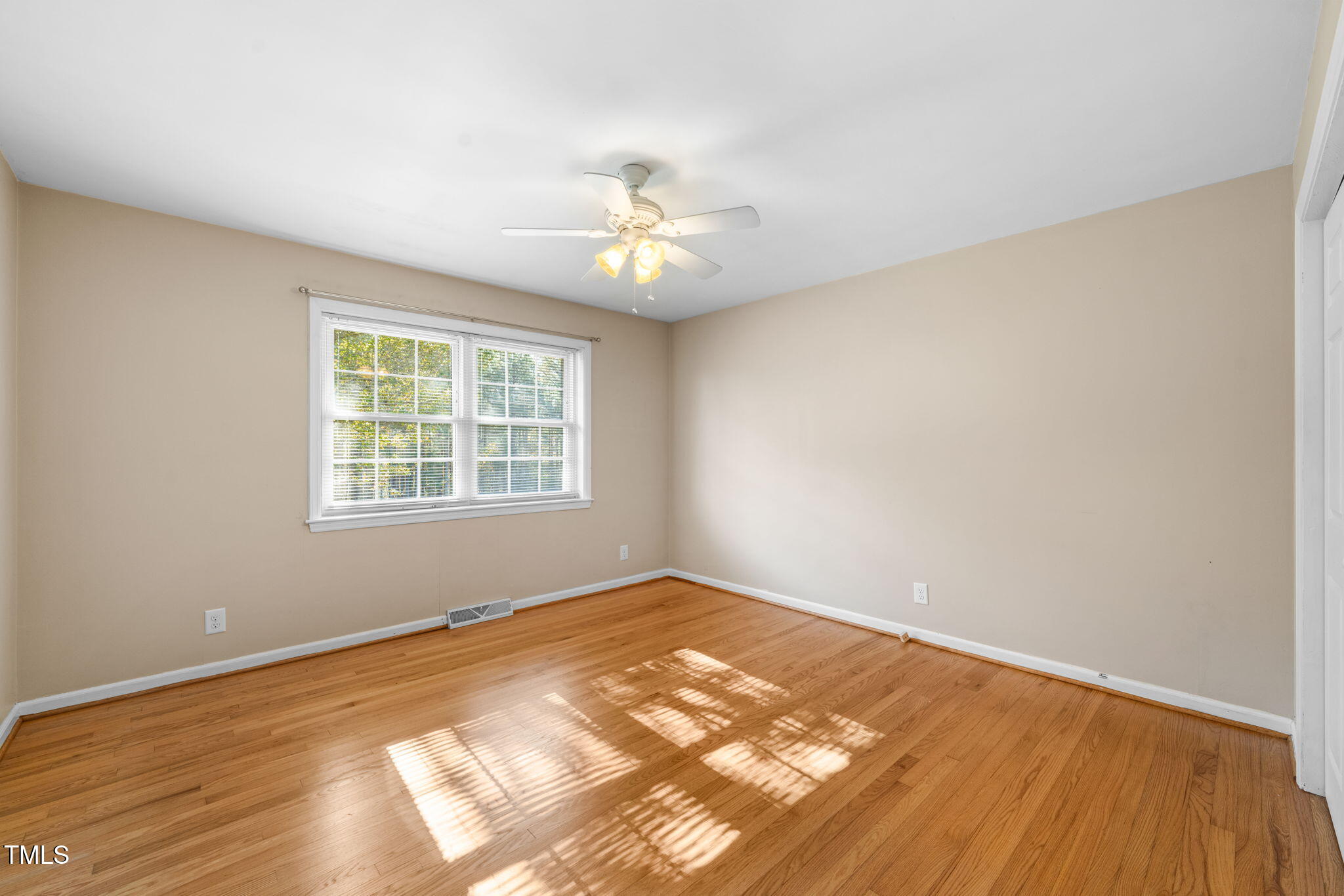 5813 Cheek Road Property Photo 18