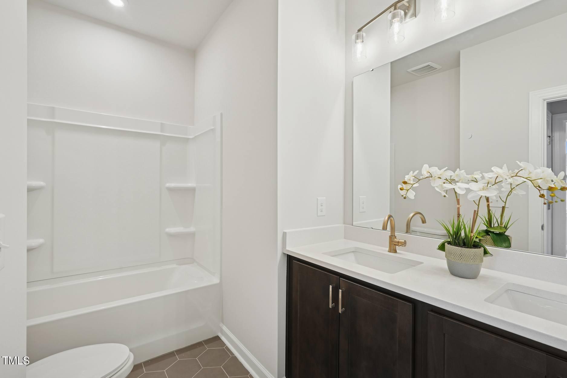4505 Mint Leaf Lane Property Photo 9