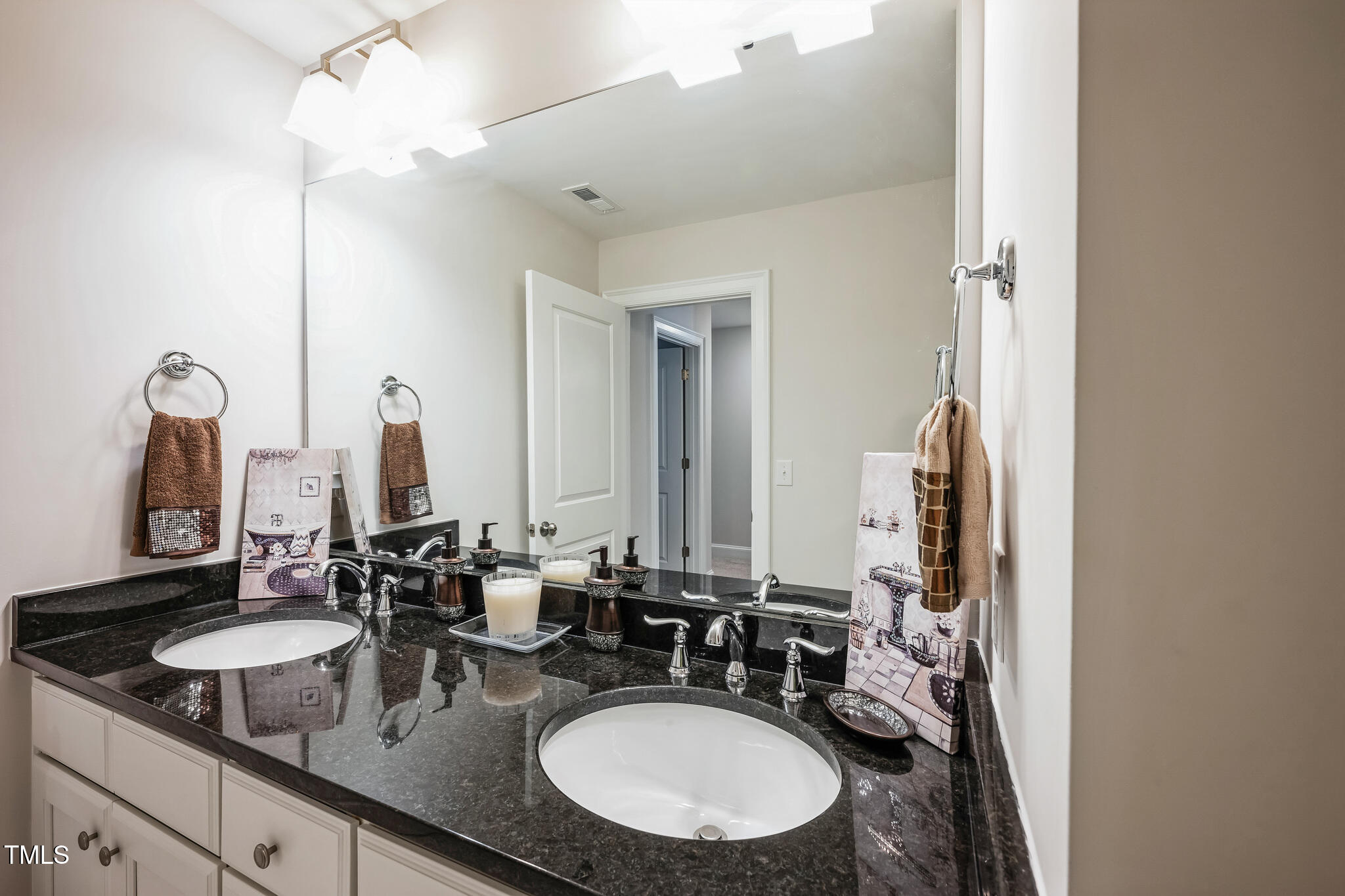 407 Eagle Court Property Photo 19