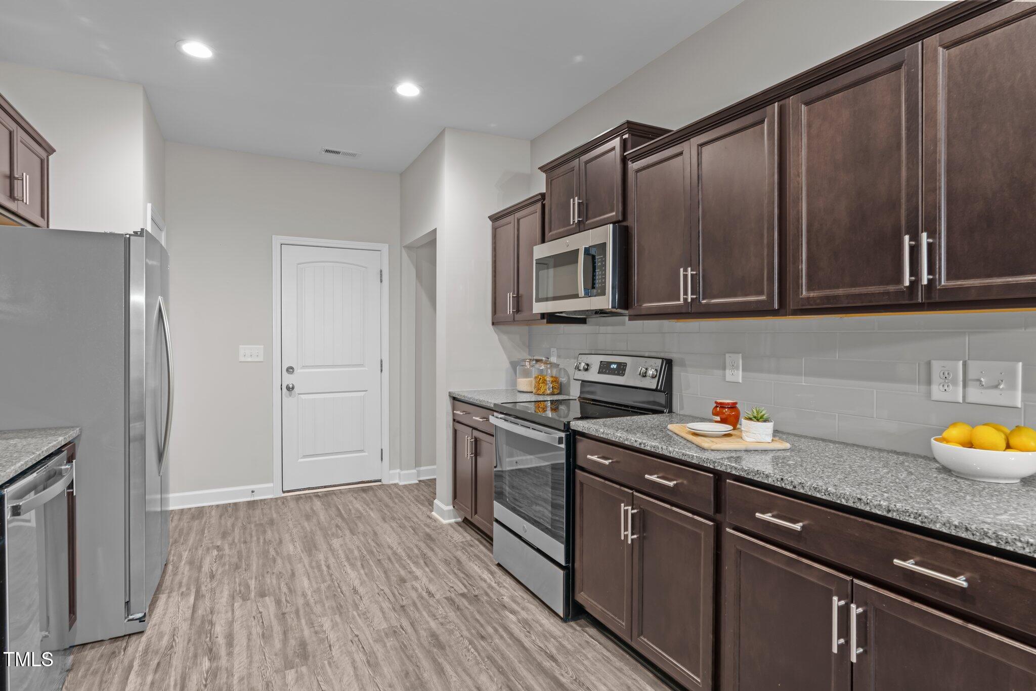 80 Black Oak Place Property Photo 18