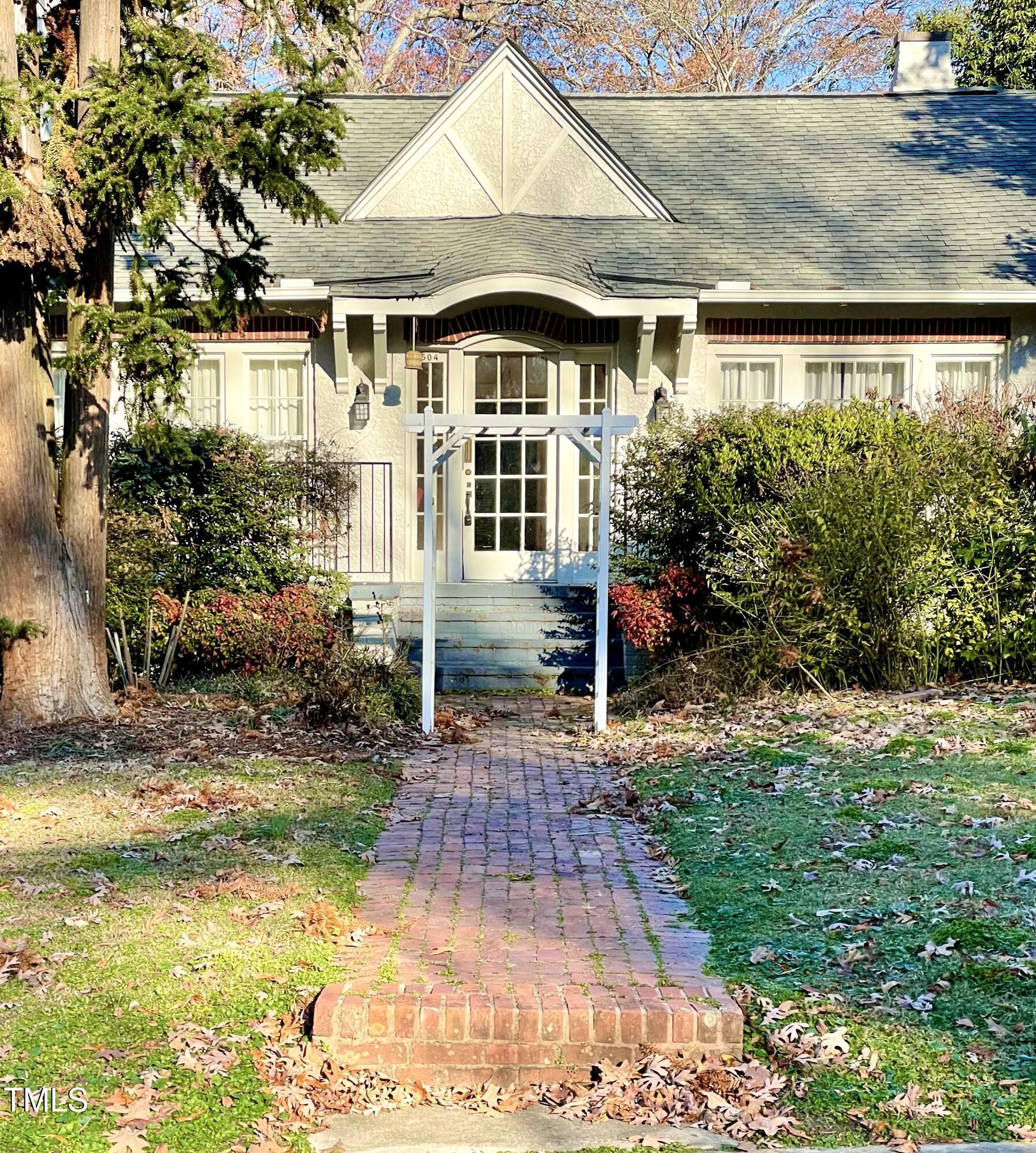 504 Summitt Drive Property Photo 2