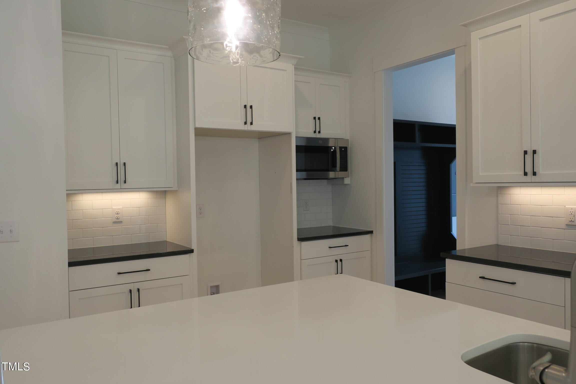37 Sweet Meadow Lane Property Photo 3
