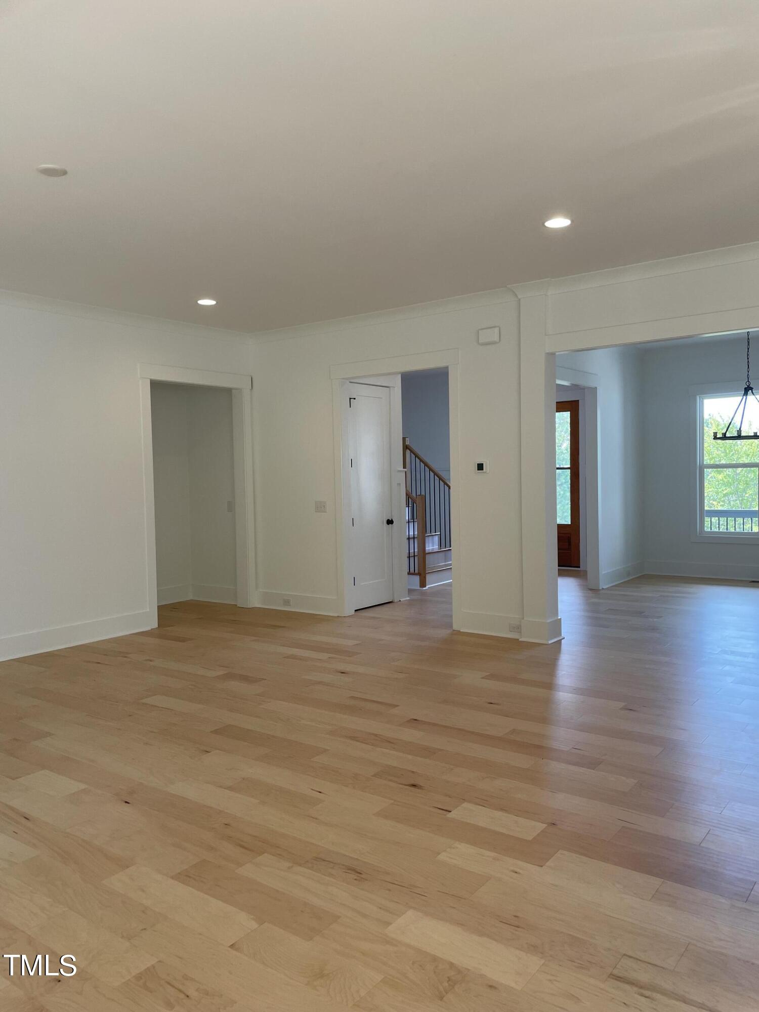 37 Sweet Meadow Lane Property Photo 4
