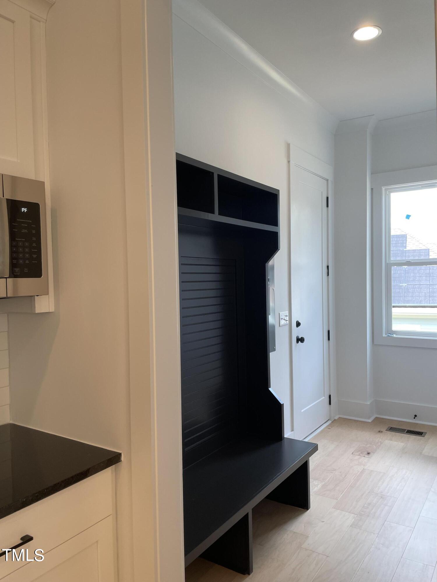 37 Sweet Meadow Lane Property Photo 7